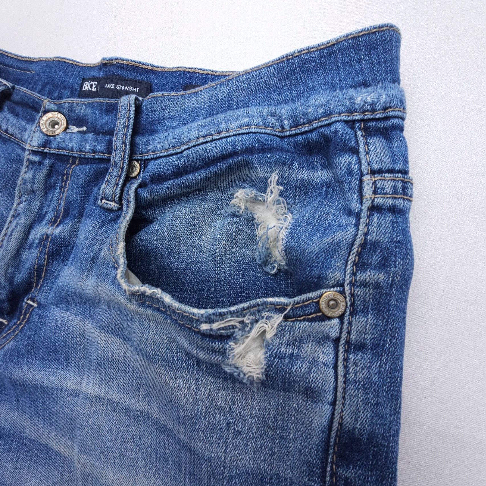 Vintage BKE Buckle Jeans 32 Regular Inseam 26 Distressed Comfort Straight Blue Denim Cotton Blend 5-Pocket Design Brand Buckle Bke Mens & Style: Straight Size US 32 / EU 48 - 7 Thumbnail