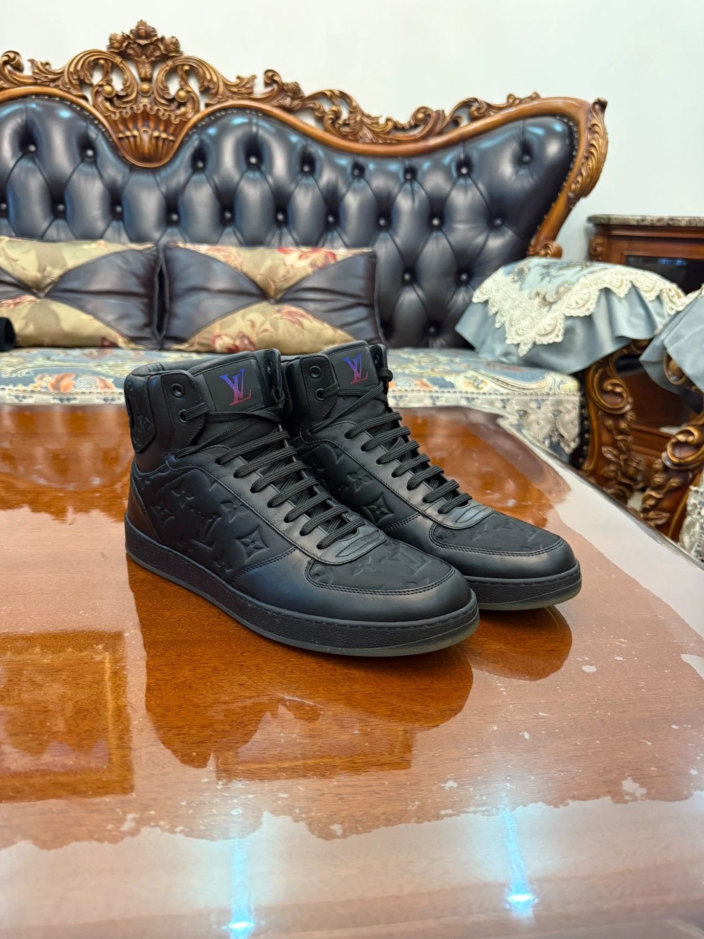 Louis Vuitton Louis Vuitton Men's UK7.5 Black Monogram High Worn 1x Size US 8.5 / EU 41-42 - 1 Thumbnail