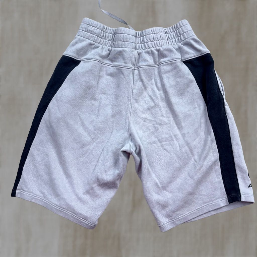 Under Armour Under Armour Sweat Shorts Men Small Gray Fleece Basic Retro Gym Training Size US 29 - 1 Thumbnail