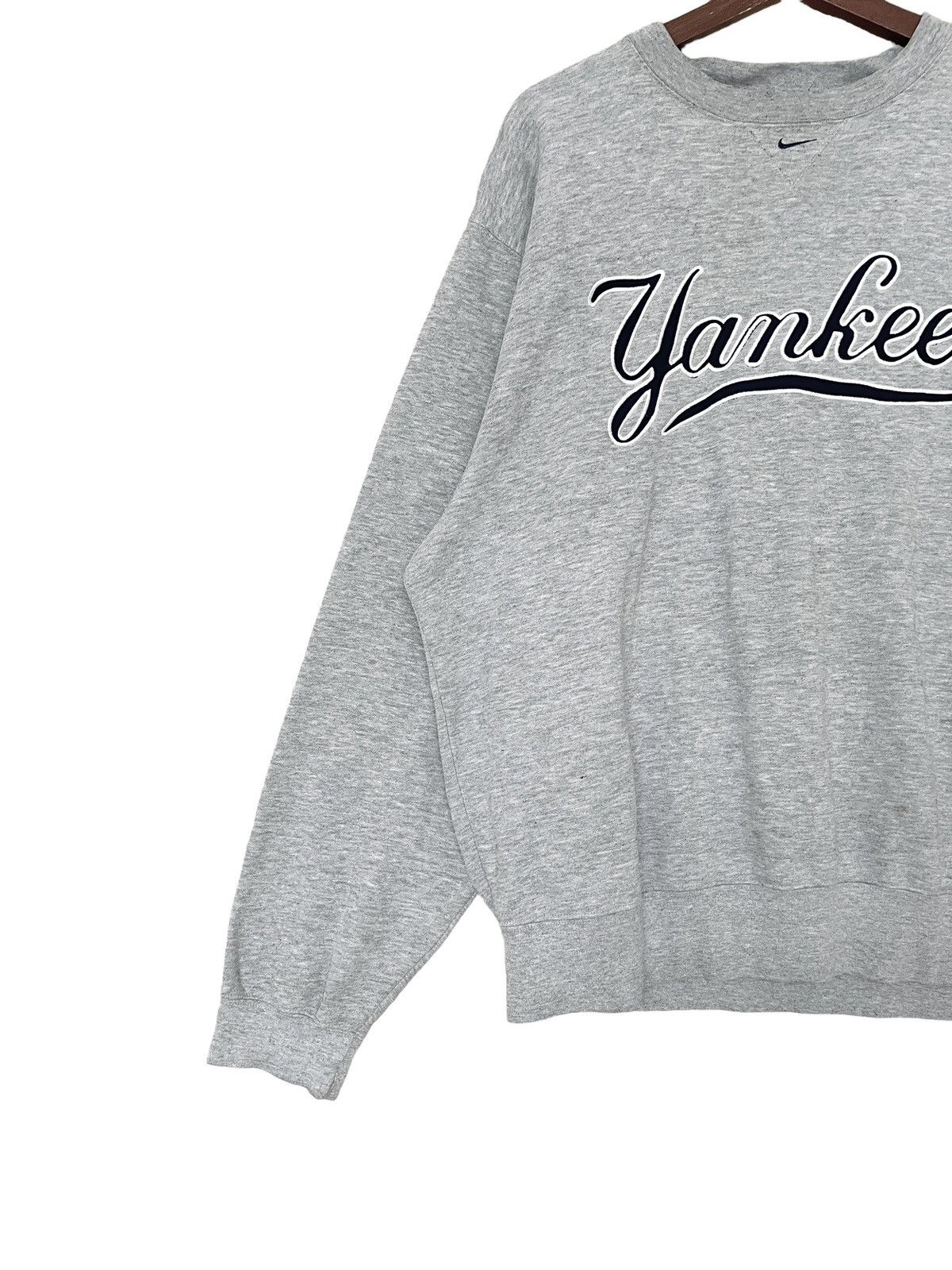 Vintage Vintage Brand Nike Centre Yankees Sweatshirt 2000s Size US L / EU 52-54 / 3 - 5 Thumbnail