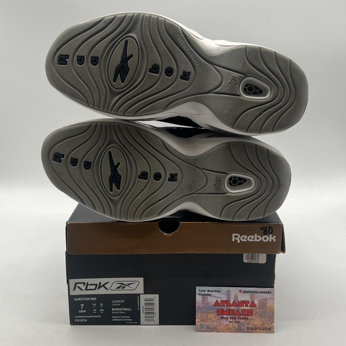 Reebok Question mid big kid Georgetown Size US 7 / EU 40 - 8 Thumbnail