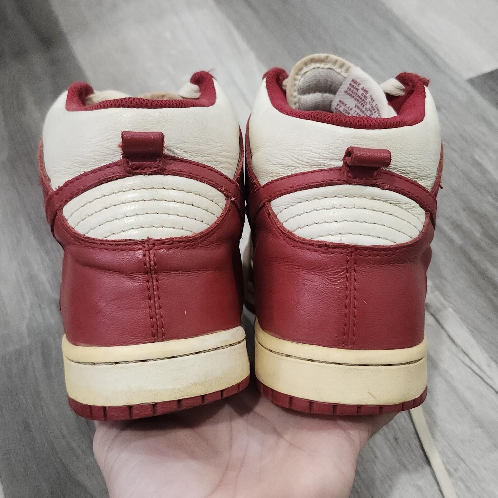 Nike Vintage 2008 Dunk High St John Red Mens 9 / 318544-161 RARE Size US 9 / EU 42 - 5 Thumbnail