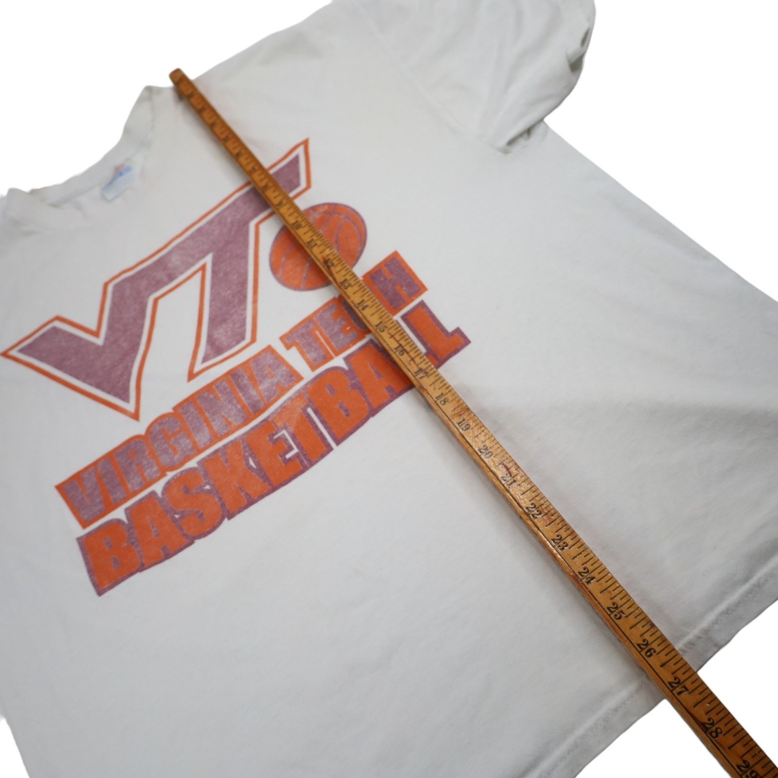NCAA × Vintage Vintage Virginia Tech Basketball Graphic T Shirt Size US XL / EU 56 / 4 - 8 Thumbnail