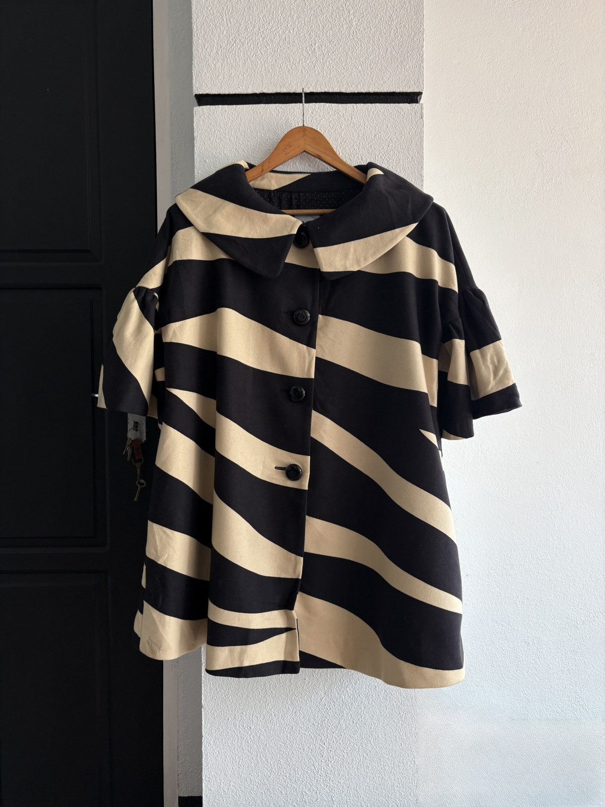 Moschino Moschino Cheap and Chic Oversized Zebra Stripe Coat Jacket Size US XL / EU 56 / 4 - 1 Thumbnail