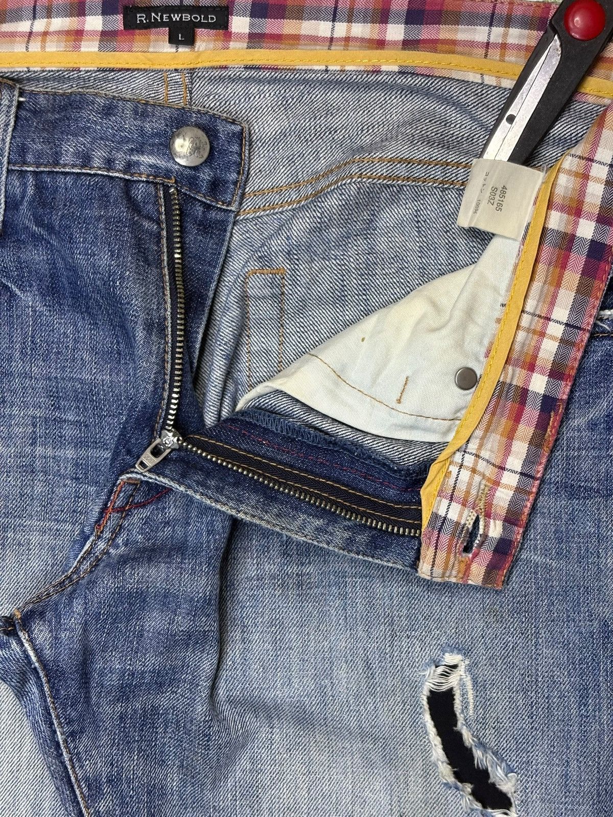 Japanese Brand Vintage Japanese Brand Faded Wash Distressed Patched Jeans Size US 33 - 9 Thumbnail