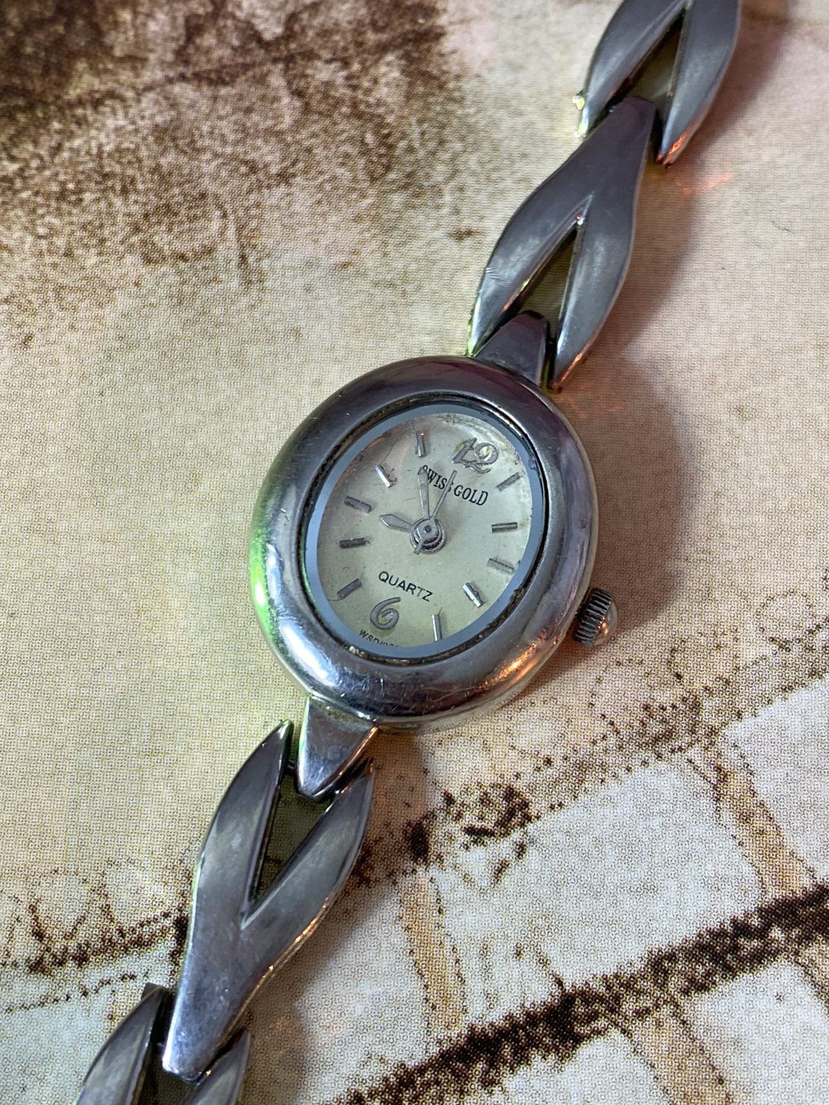 Jewelry × Vintage Swiss Gold Watch: Elegant & Quality ✨ Size ONE SIZE - 3 Thumbnail