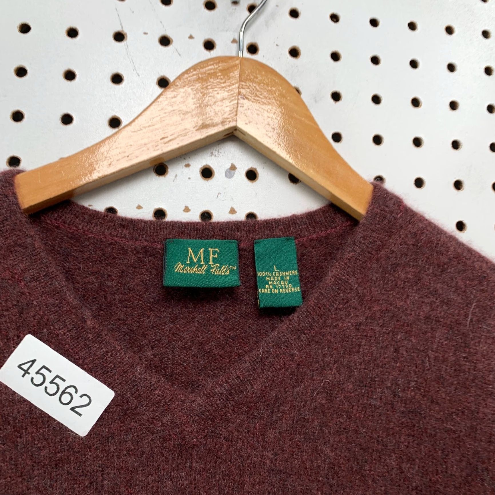 Vintage VINTAGE Marshall Field's 100% Cashmere Sweater Mens Large Brown V-Neck Pullover Knit Size US L / EU 52-54 / 3 - 4 Thumbnail