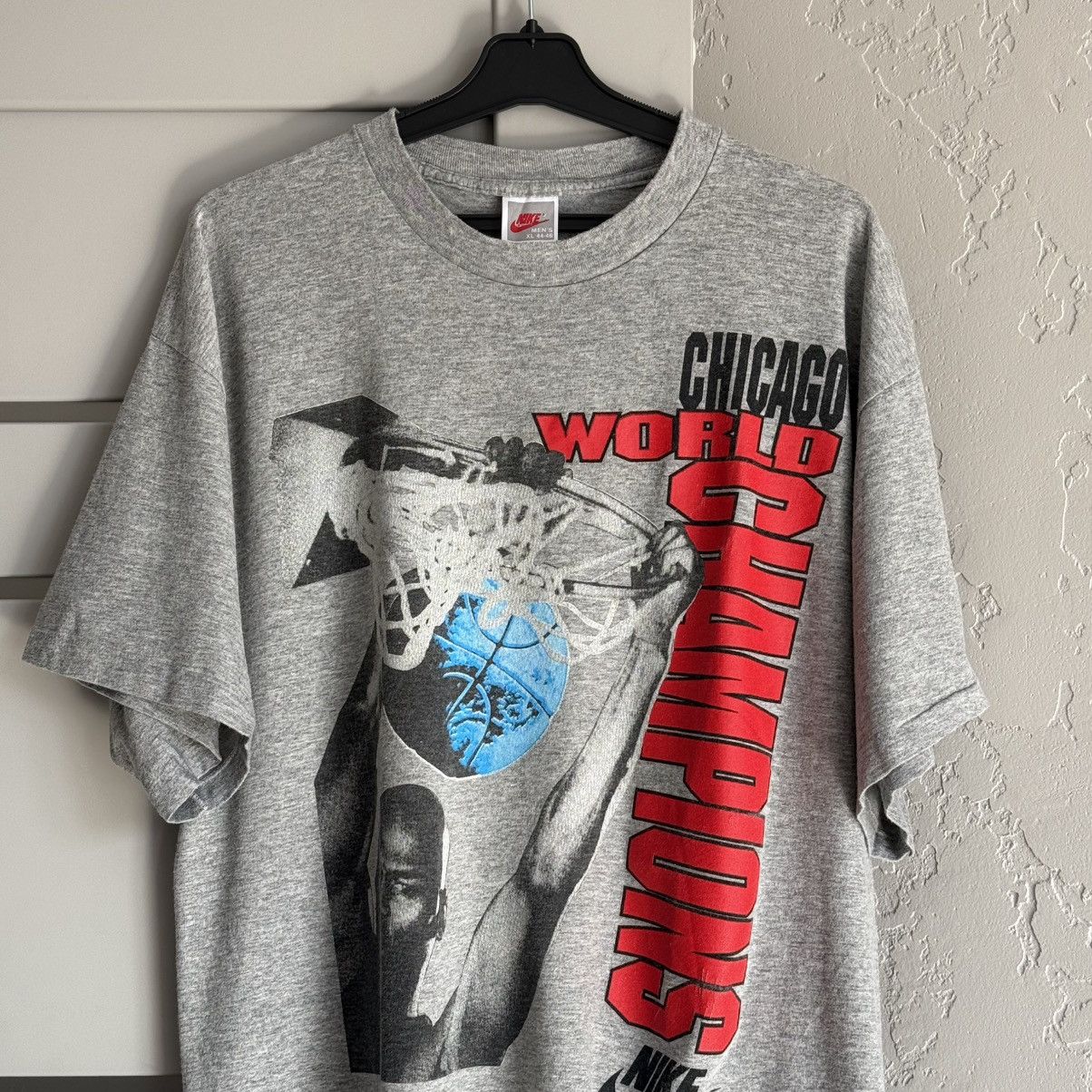 NBA × Nike × Vintage Vintage Nike Jordan Chicago Bulls World Champions T-Shirt Size US XL / EU 56 / 4 - 4 Thumbnail