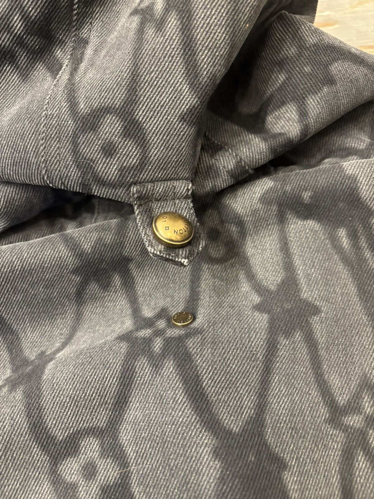 Louis Vuitton RUNWAY SAMPLE FW24 Pharrell Chainlink Monogram Denim Jacket Size US L / EU 52-54 / 3 - 11 Thumbnail