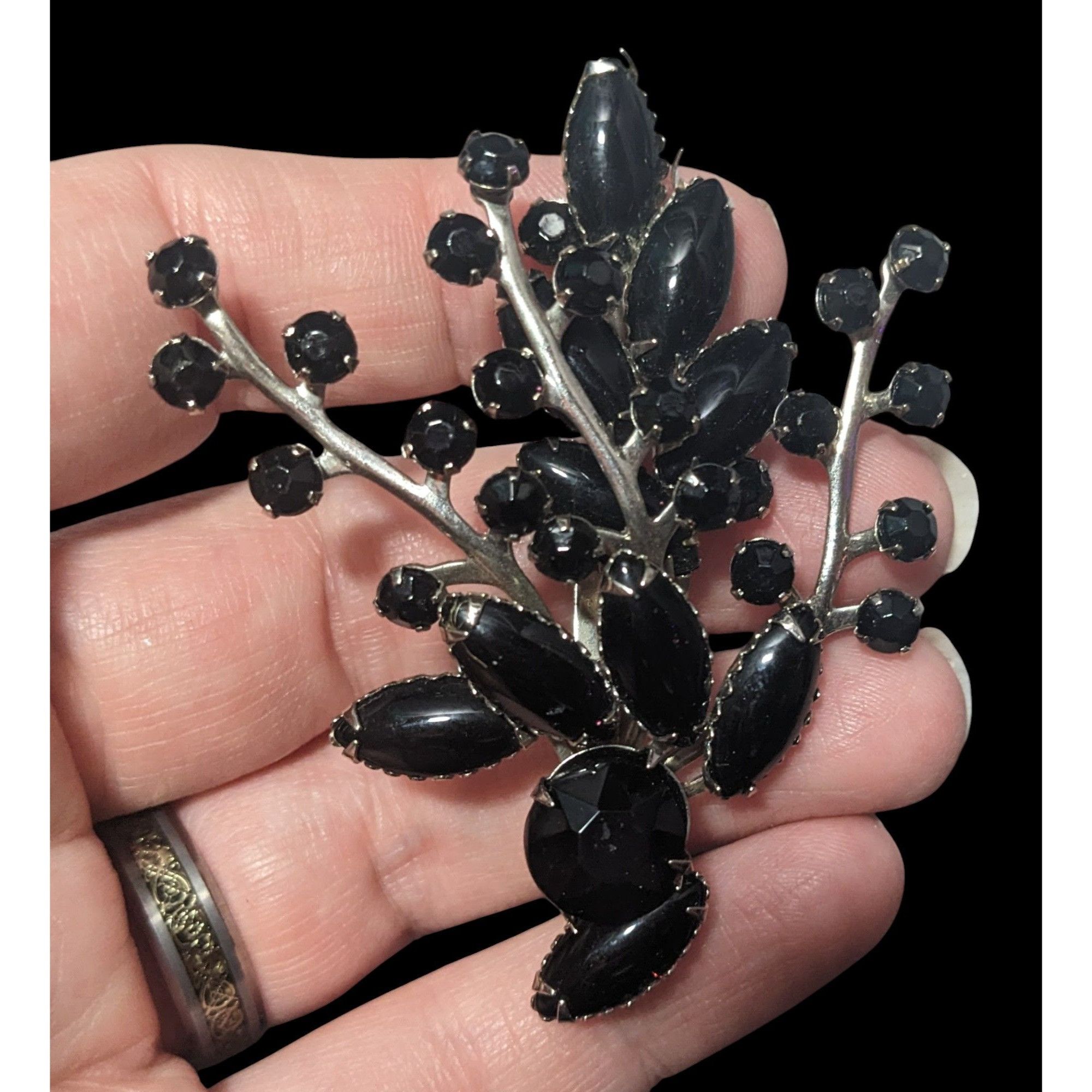Other Vintage Floral Spray Black Gemmed Gothic Brooch Size ONE SIZE - 1 Thumbnail
