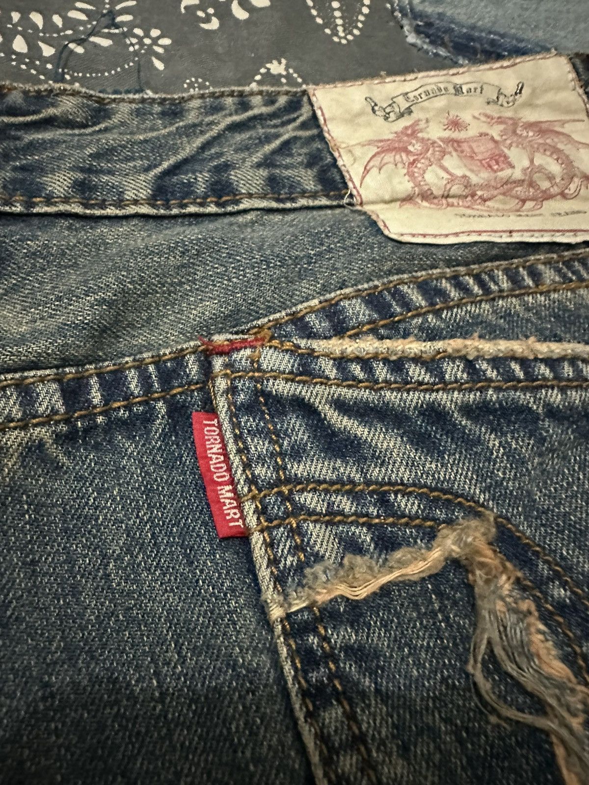 Tornado Mart Tornado Mart Distressed Denim Flared Frayed Jeans Size US 33 - 10 Thumbnail
