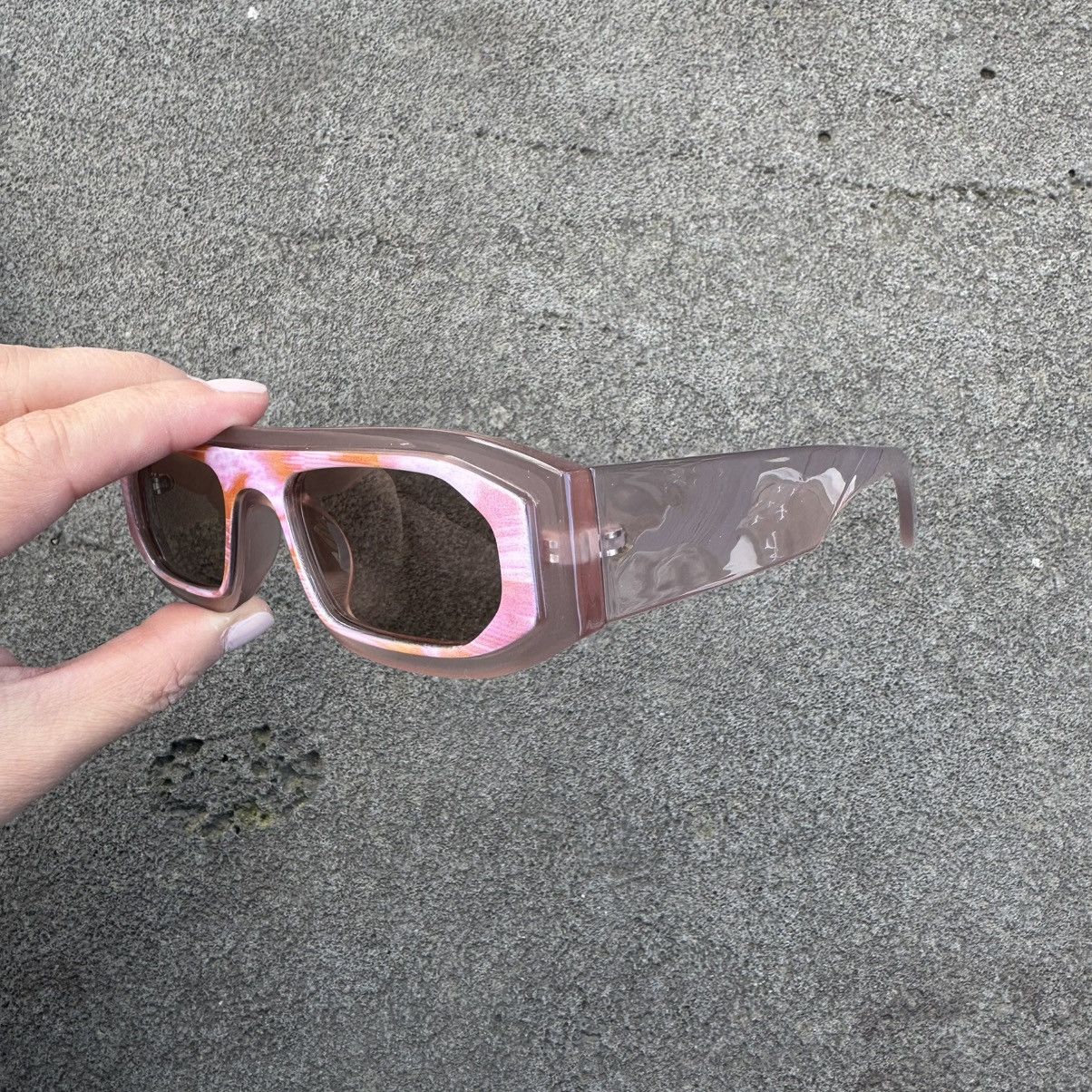 Other SUNGLASSES BRAND NEW CLASSIC RETRO VINTAGE YT20285-01 Size ONE SIZE - 2 Thumbnail