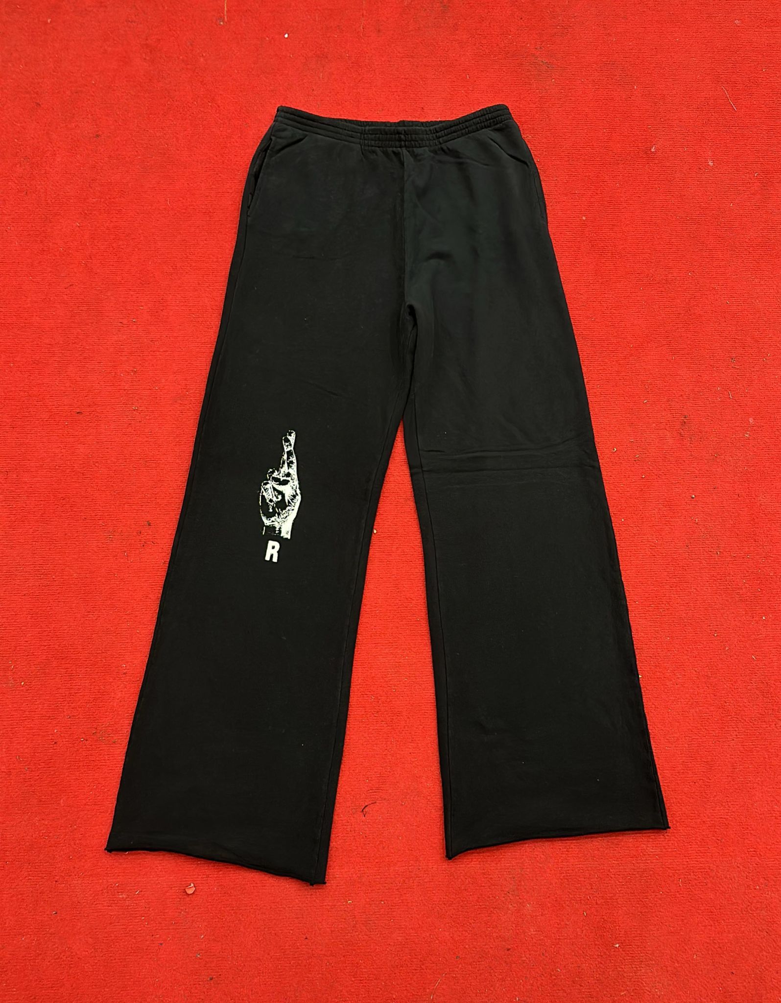 Raf Simons CC000021 Hand Sign Sweatpants & Joggers in Black Size US 30 / EU 46 - 2 Thumbnail