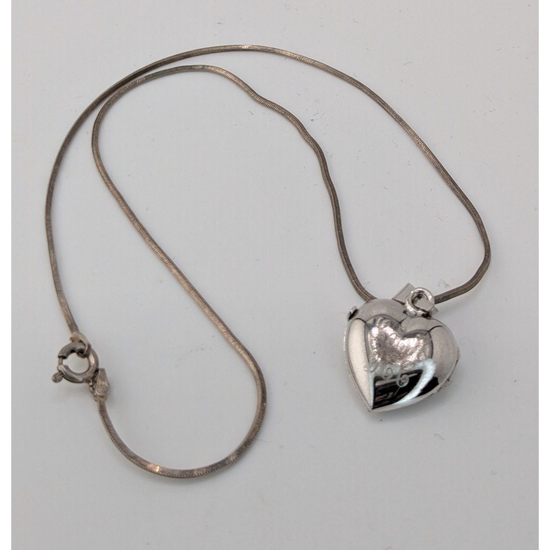 Other Vintage Engraved Sterling Silver Heart Locket Necklace Size ONE SIZE - 9 Thumbnail