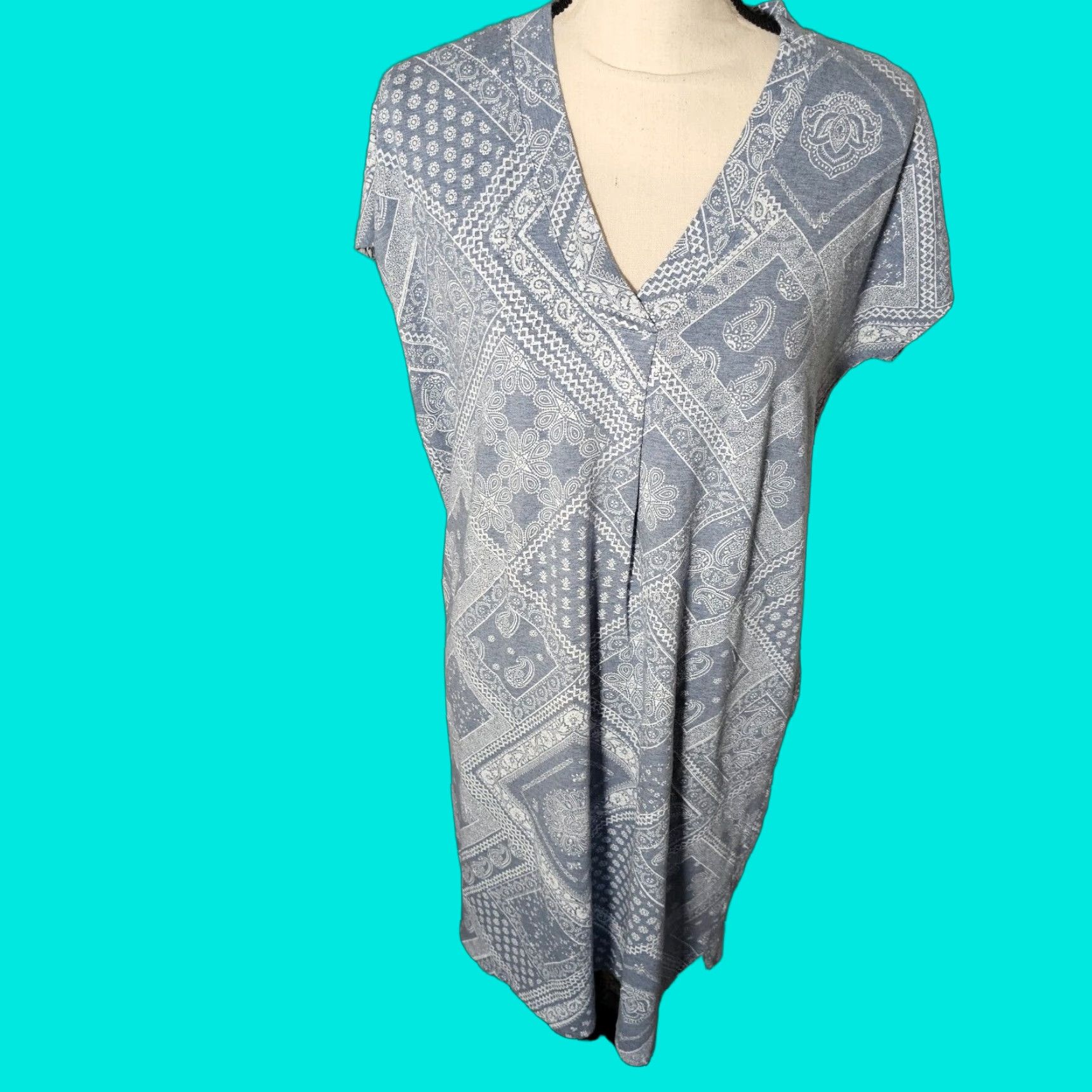 J. Jill J Jill Dress Medium Blue Bandana Print Pockets V Neck Shift Casual Knee Length Cotton Blend Size M / US 6-8 / IT 42-44 - 1 Thumbnail