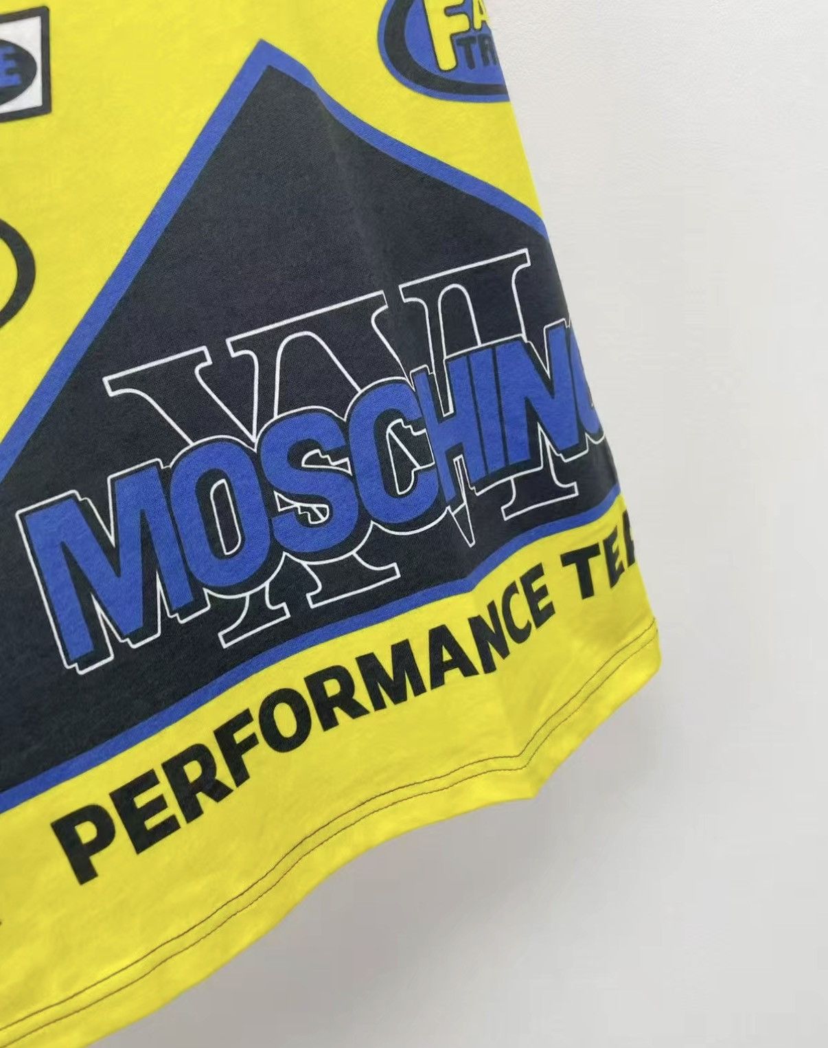 Moschino MOSCHINO 100% Cotton Short Sleeve T-shirt J30 Size US L / EU 52-54 / 3 - 4 Thumbnail