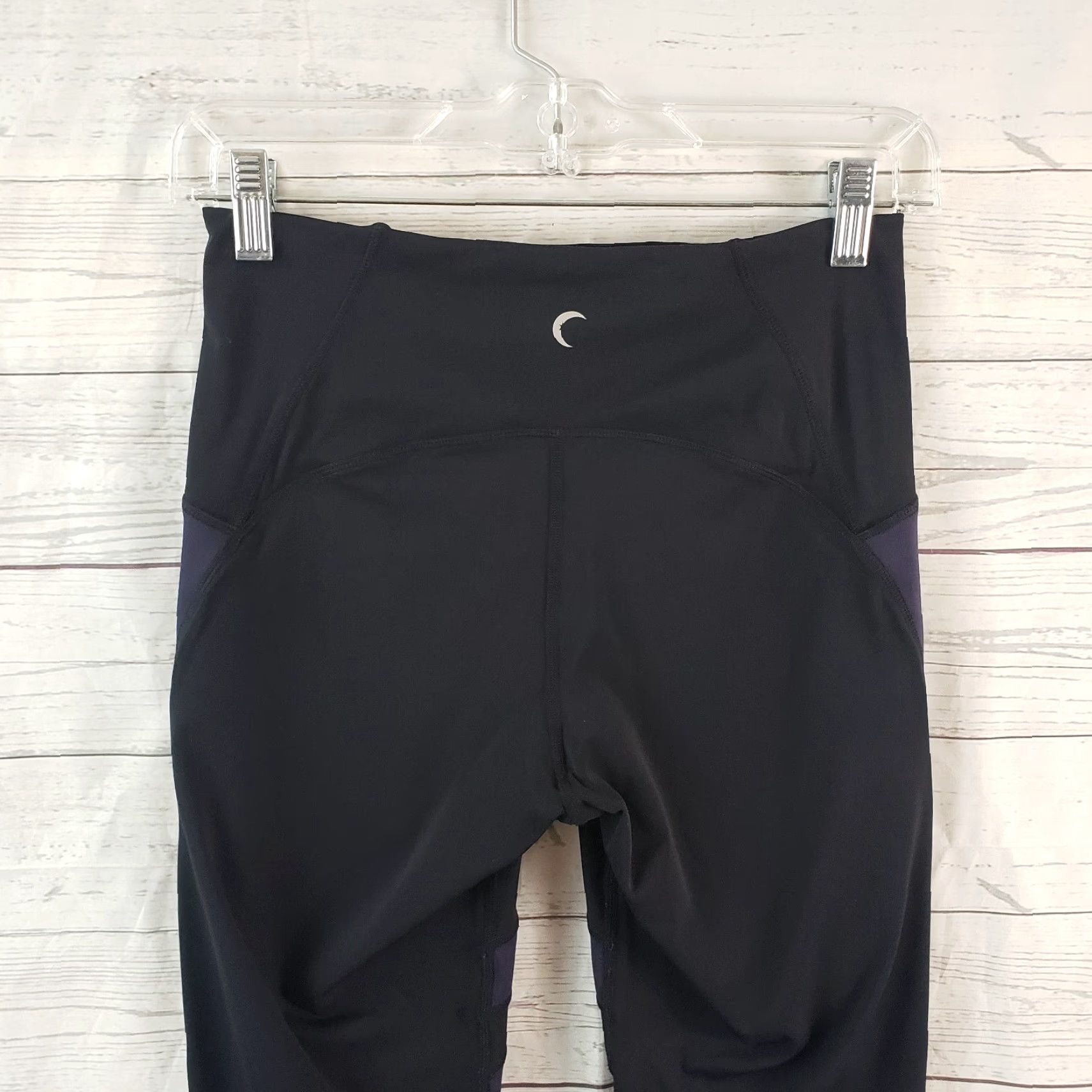 Vintage Zyia Womens Cropped Leggings Sz 6-8 Black Blue Mid Rise Leggings Womens Activewear Pull On 23.5 Inseam Size 28" / US 6 / IT 42 - 4 Thumbnail
