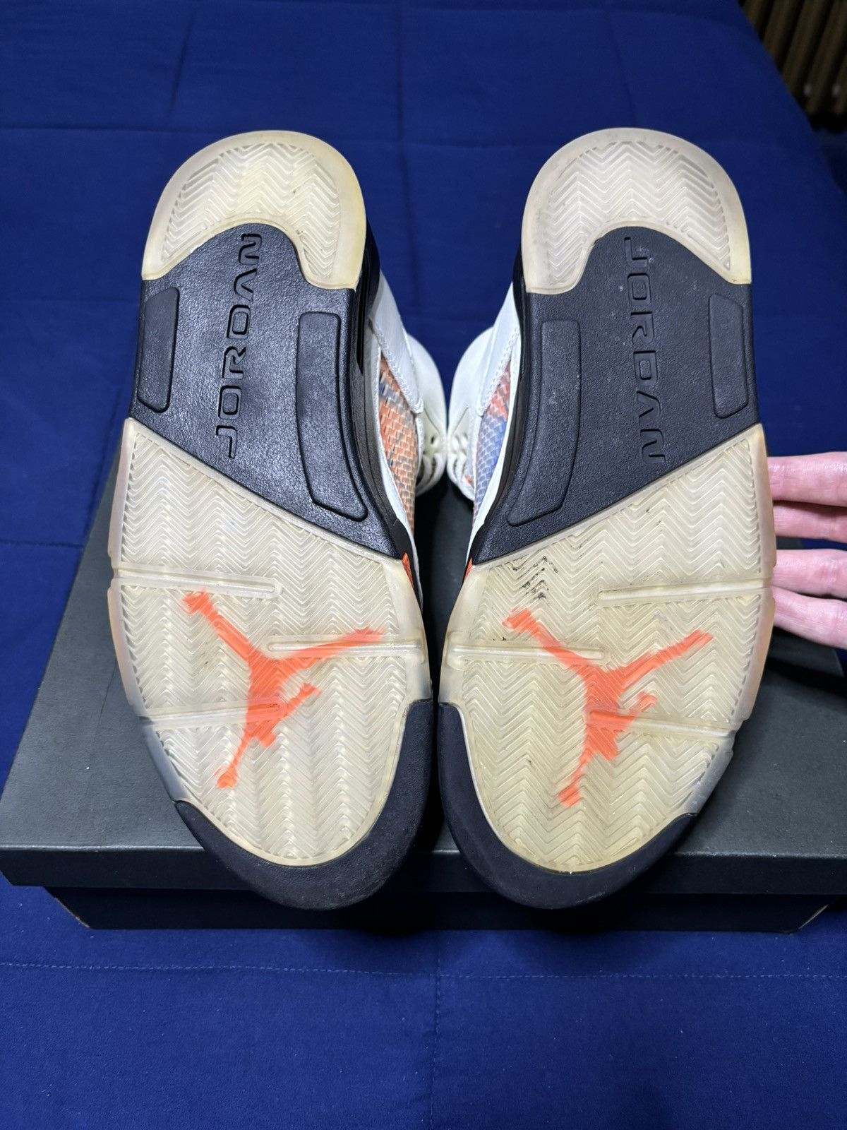 Jordan Brand Jordan 5 Retro International Flight Size 9.5 Size US 9.5 / EU 42-43 - 5 Thumbnail