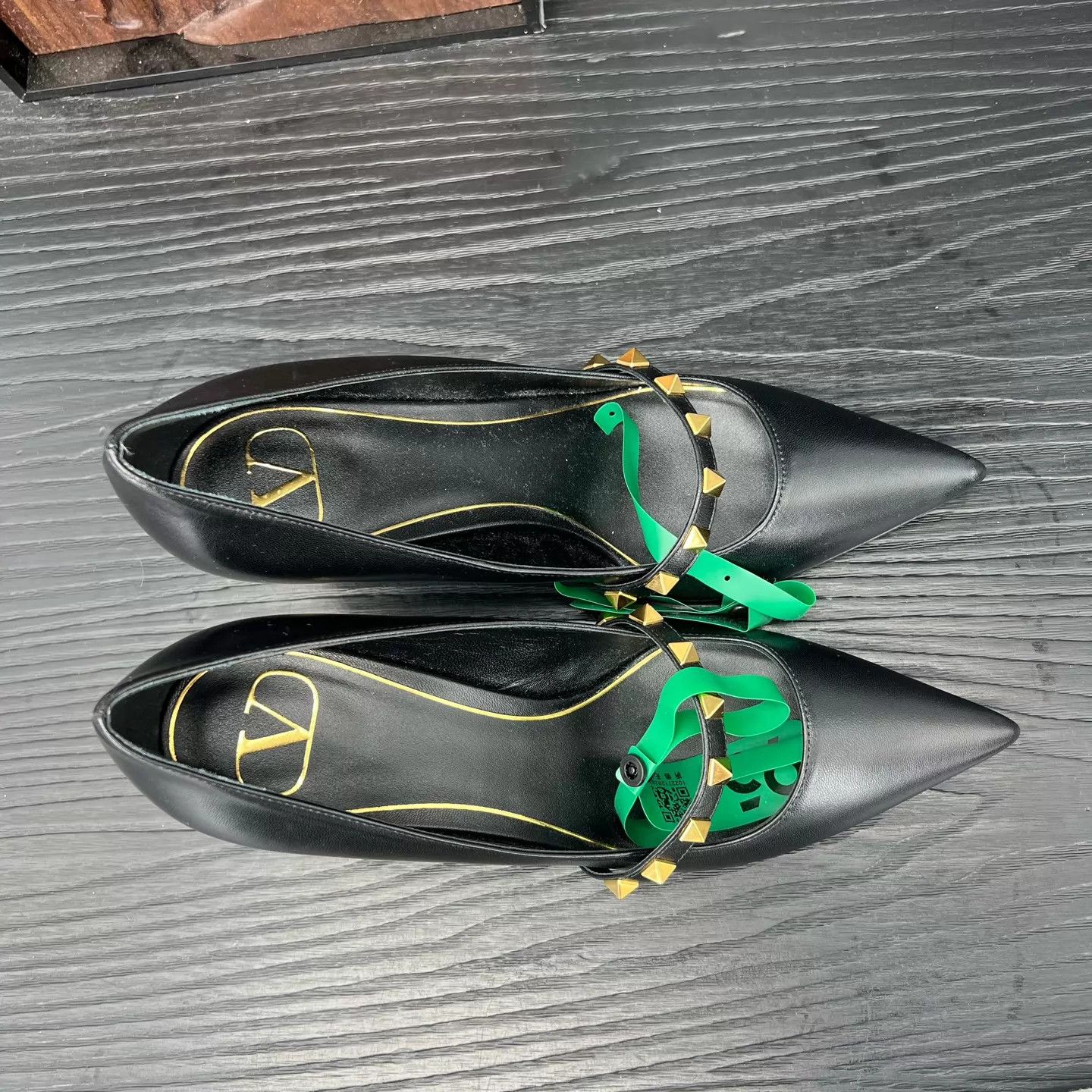 Valentino Valentino Asymmetric High Heels 36.5 99 New With Box Size US 6 / IT 36 - 2 Thumbnail