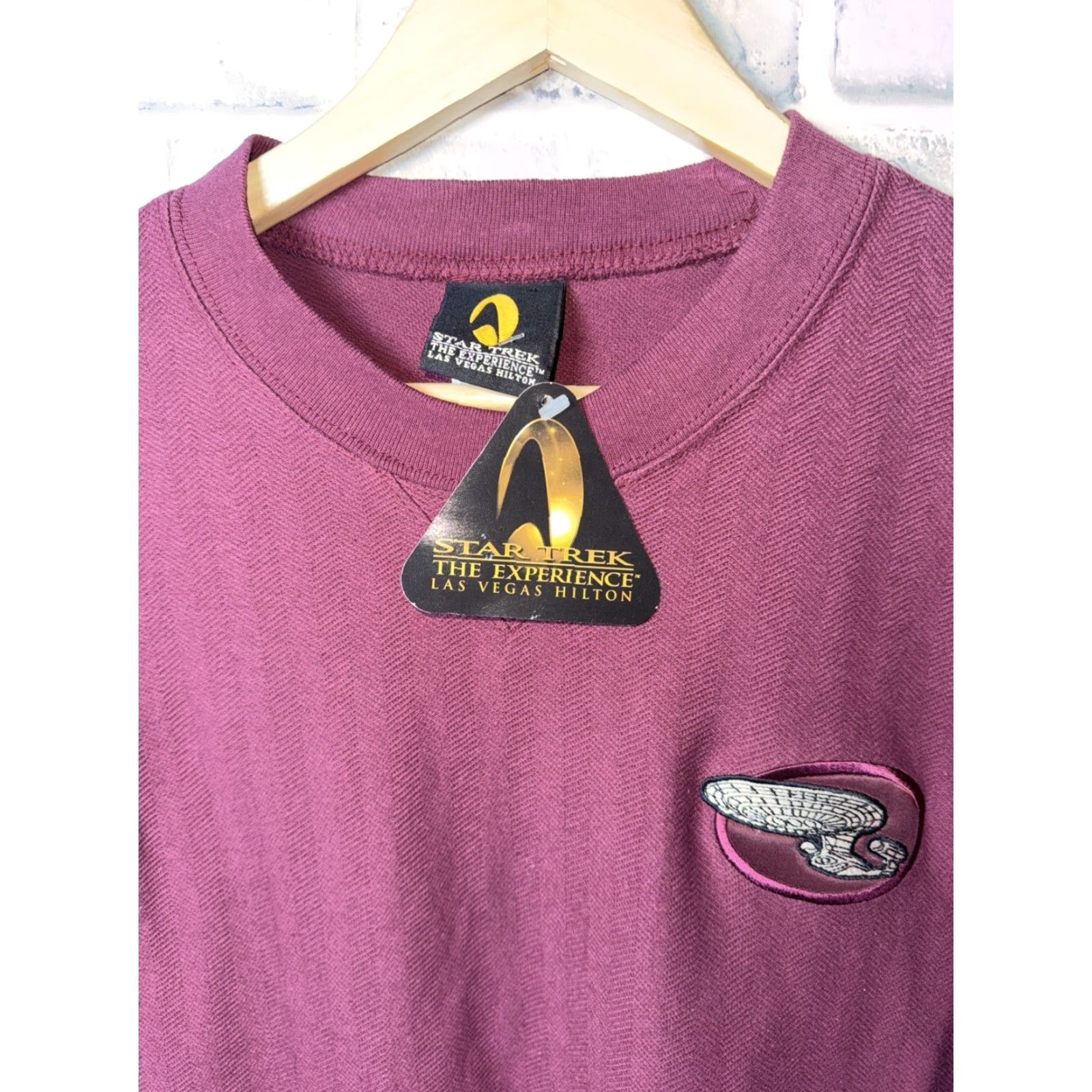Vintage VINTAGE Star Trek T-Shirt Herringbone USA Maroon L Mens 1997 Star Trek Tee Size ONE SIZE - 2 Thumbnail