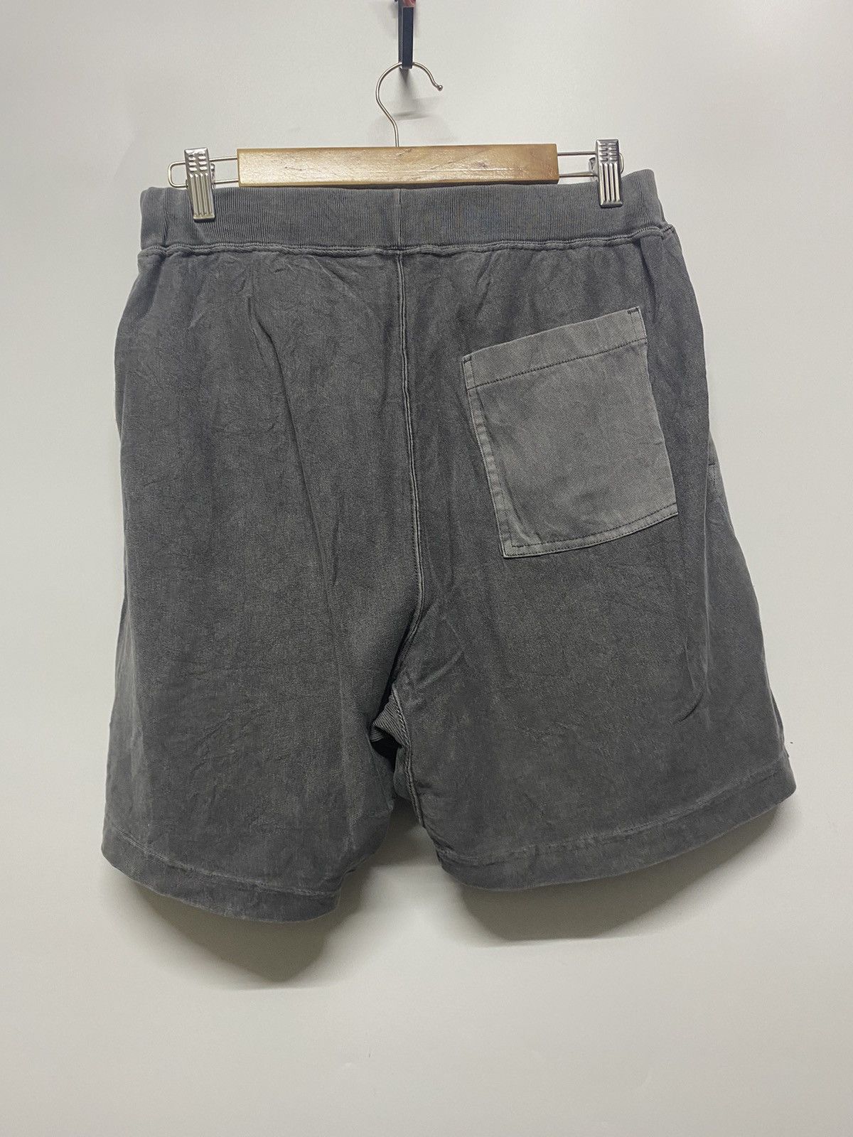 Champion × Vintage Vintage Champion Reverse Weave Shorts Pocket Mens M Size US 30 / EU 46 - 2 Thumbnail