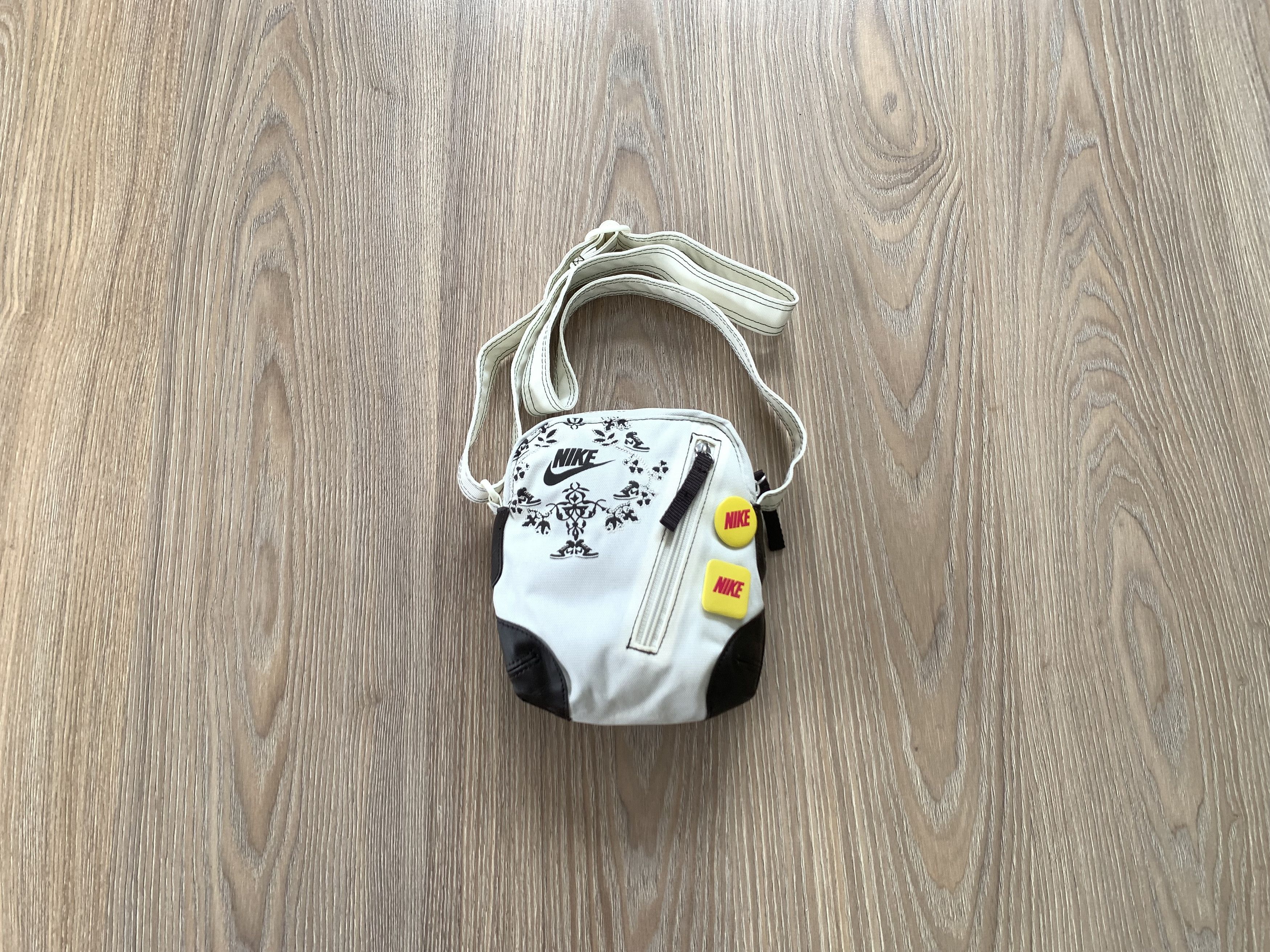Vintage Nike White Printed Messenger Bag