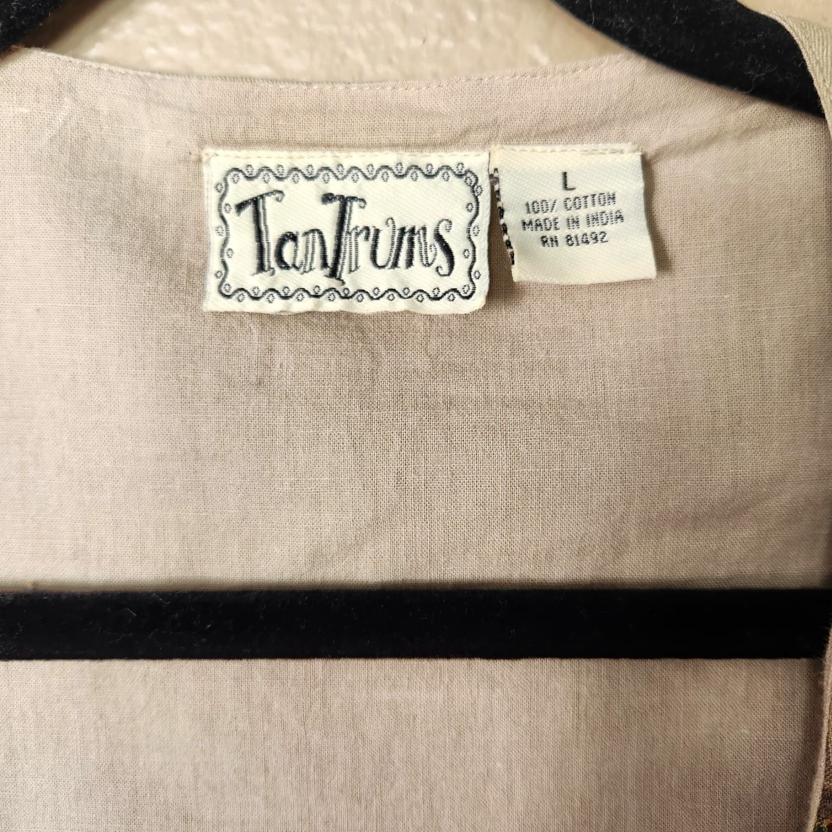 Vintage VINTAGE Tantrums Vest - Size L - 90s Multi Plaid Pieced Quilt Tan Buttonfront V-neck - Cotton Beig​e - Womens Size L / US 10 / IT 46 - 3 Thumbnail