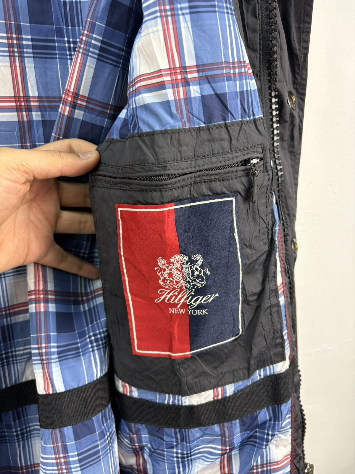 Tommy Hilfiger Vintage Tommy Hilfiger Tactical Nylon Jacket Size US L / EU 52-54 / 3 - 9 Thumbnail