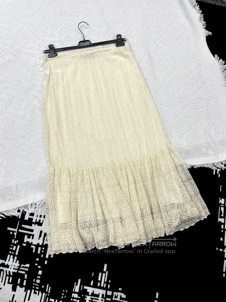 Dior Dior White hollow lace skirt Size 27" / US 4 / IT 40 - 3 Thumbnail