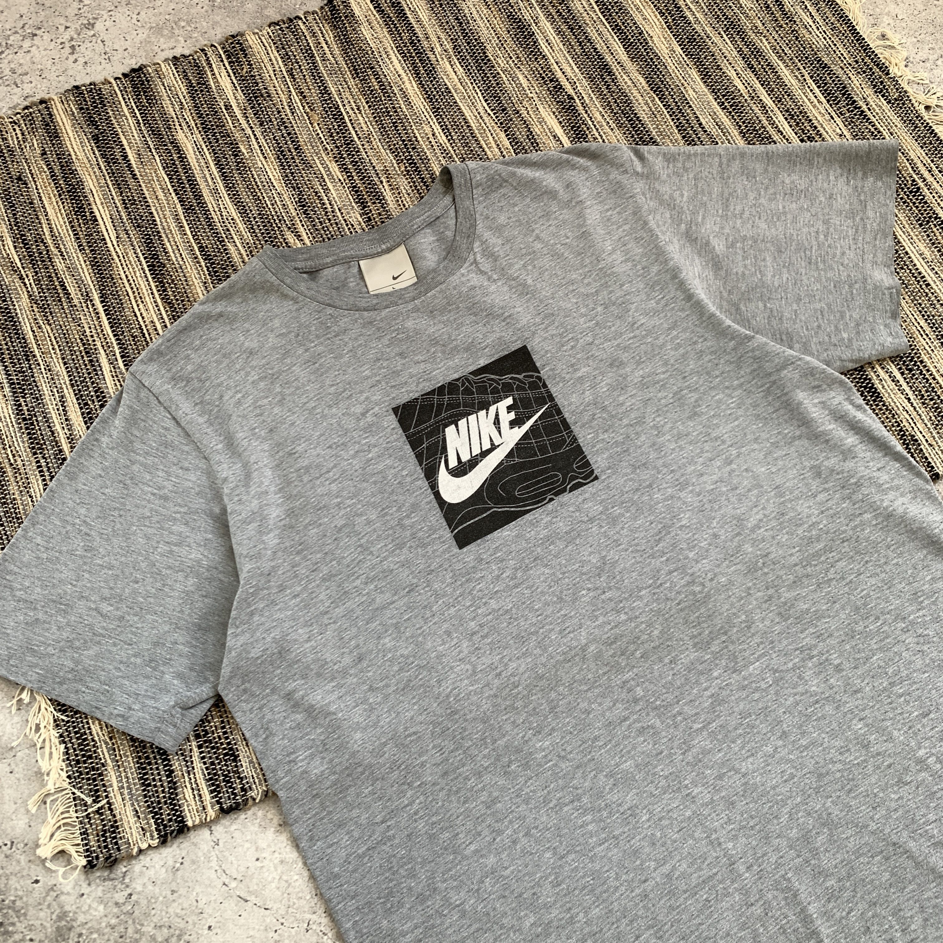 Nike Vintage Nike 90s Graphic Air Max Grey Tee Shirt Size US L / EU 52-54 / 3 - 3 Thumbnail