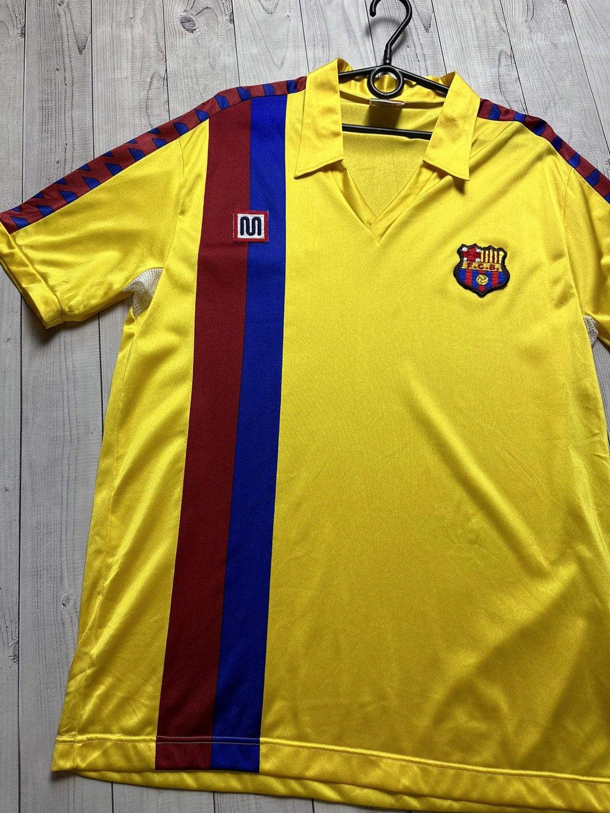 Vintage Vintage Retro Barcelona shirt soccer jersey rare yellow away Size US L / EU 52-54 / 3 - 2 Thumbnail