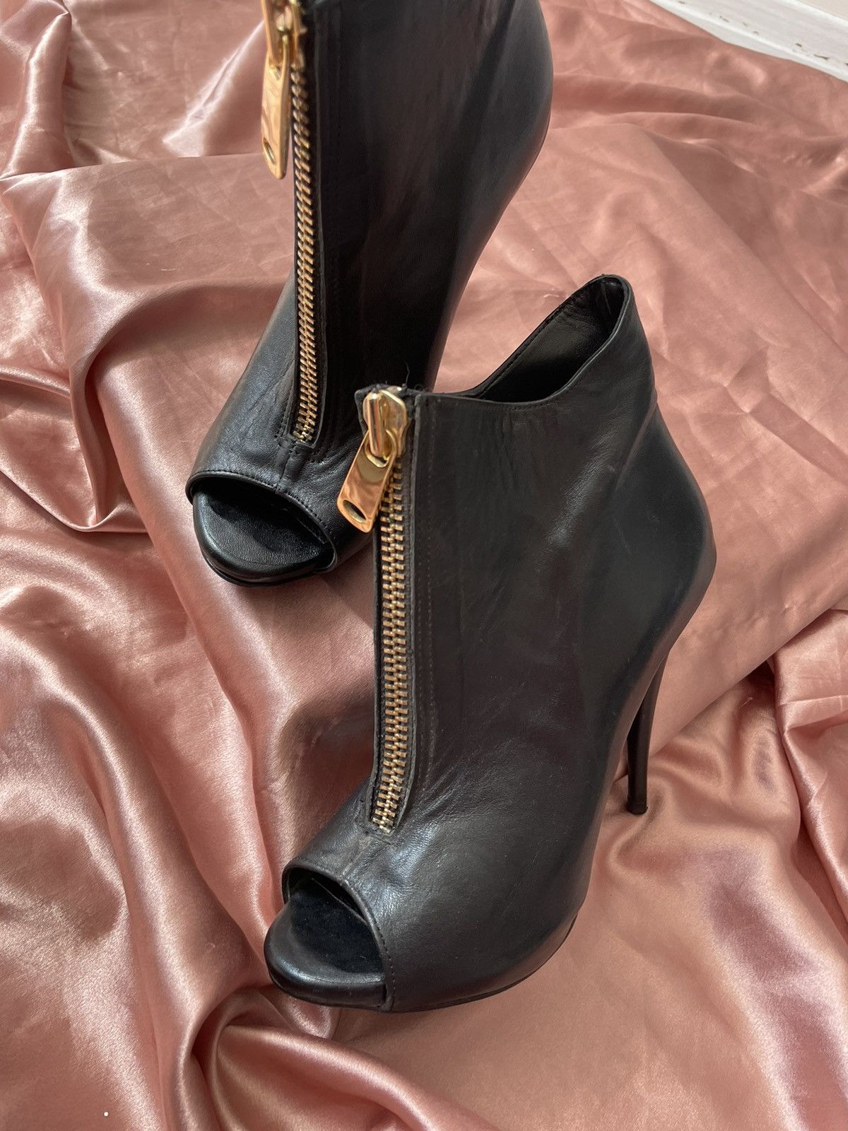 Giuseppe Zanotti Giuseppe Zanotti boots Size US 6 / IT 36 - 11 Thumbnail