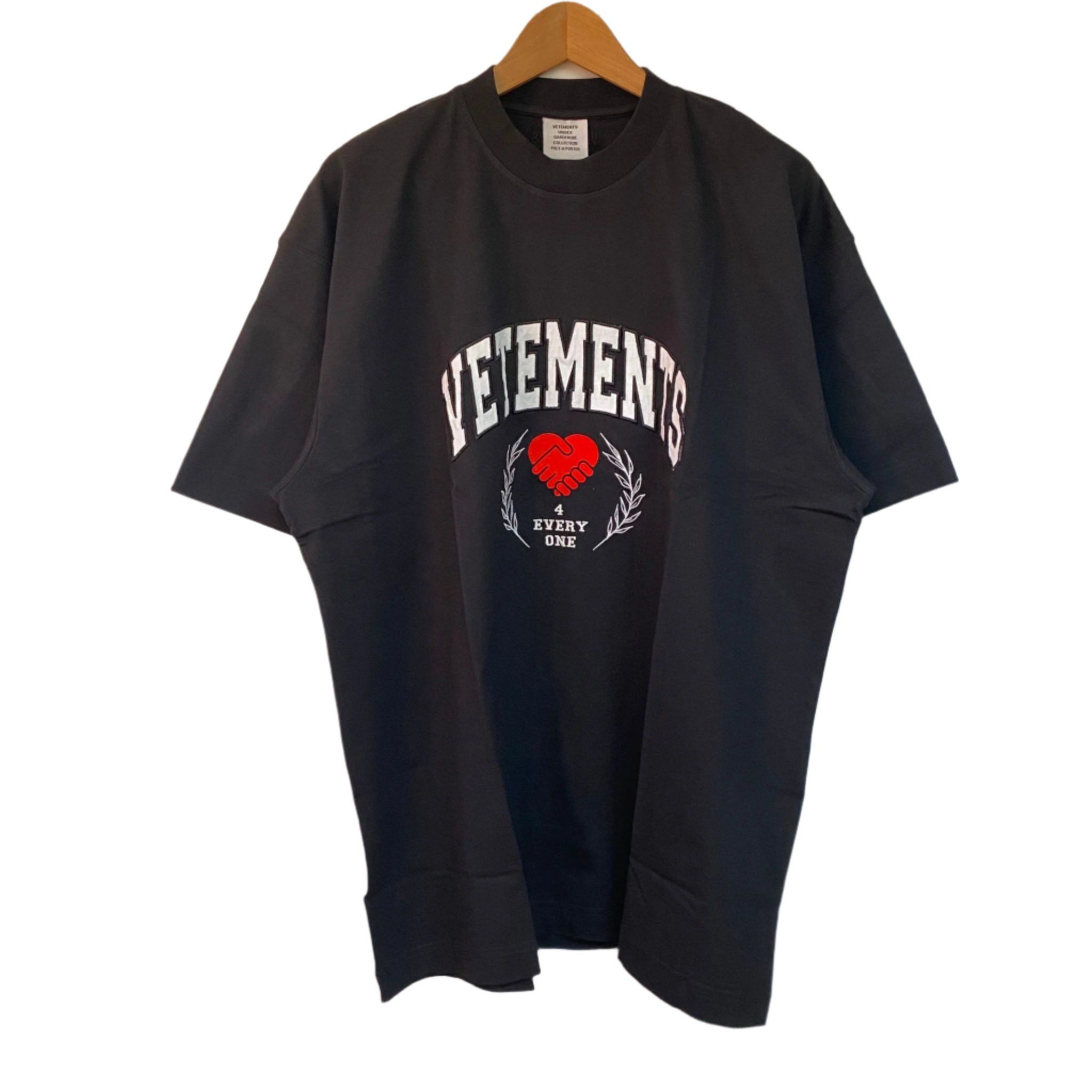 Vetements Black Embroidered Solidarity Logo Oversized T-Shirt 