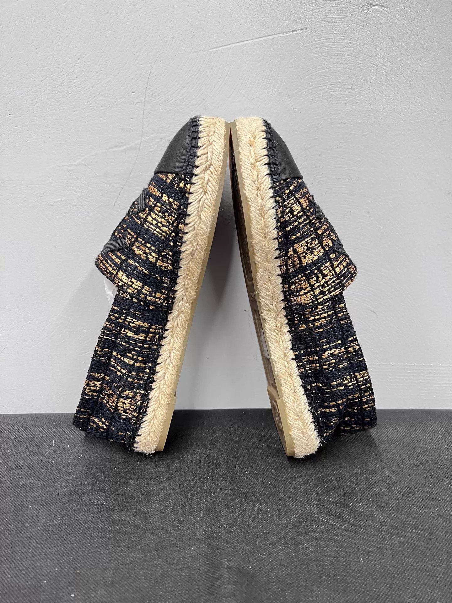 Chanel Chanel Black Gold Tweed Fisherman Shoe 40 99N W/O Size US 9.5 / IT 39.5 - 5 Thumbnail