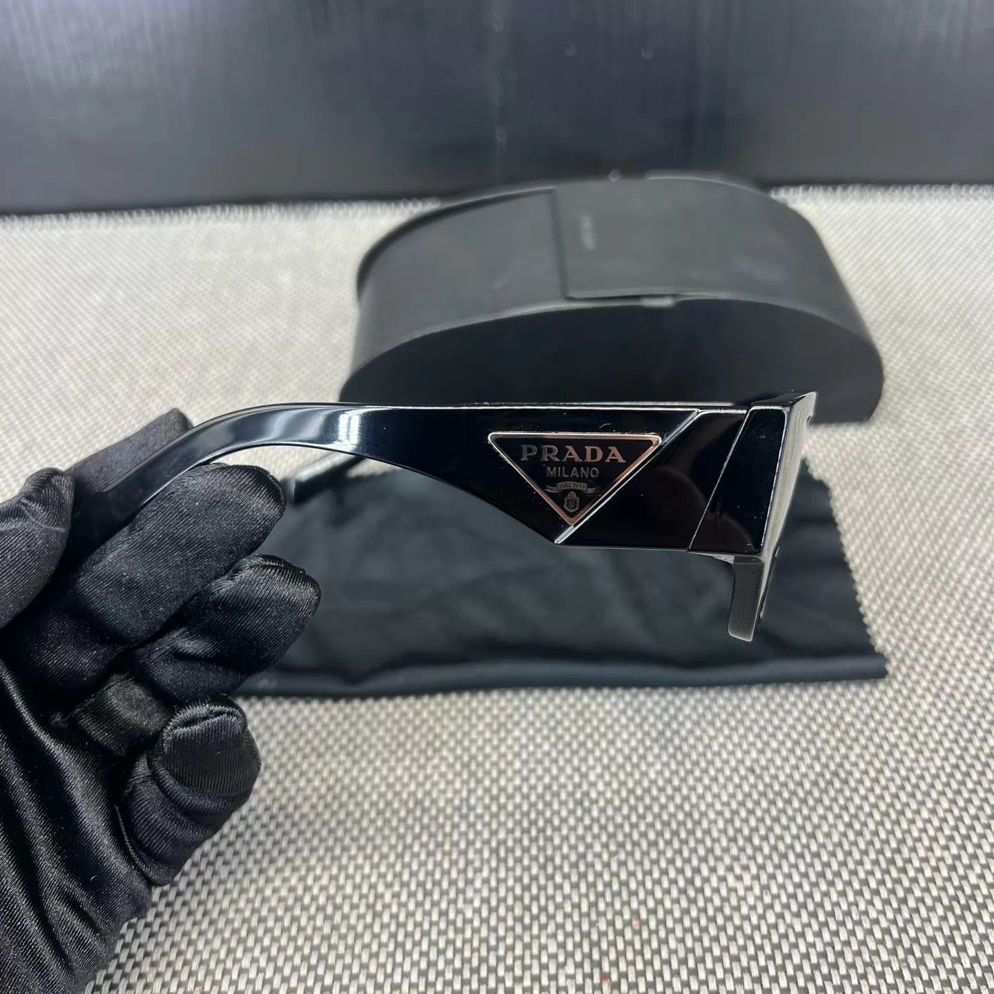 Prada PRADA Symbole triangle logo sunglasses like new Size ONE SIZE - 5 Thumbnail