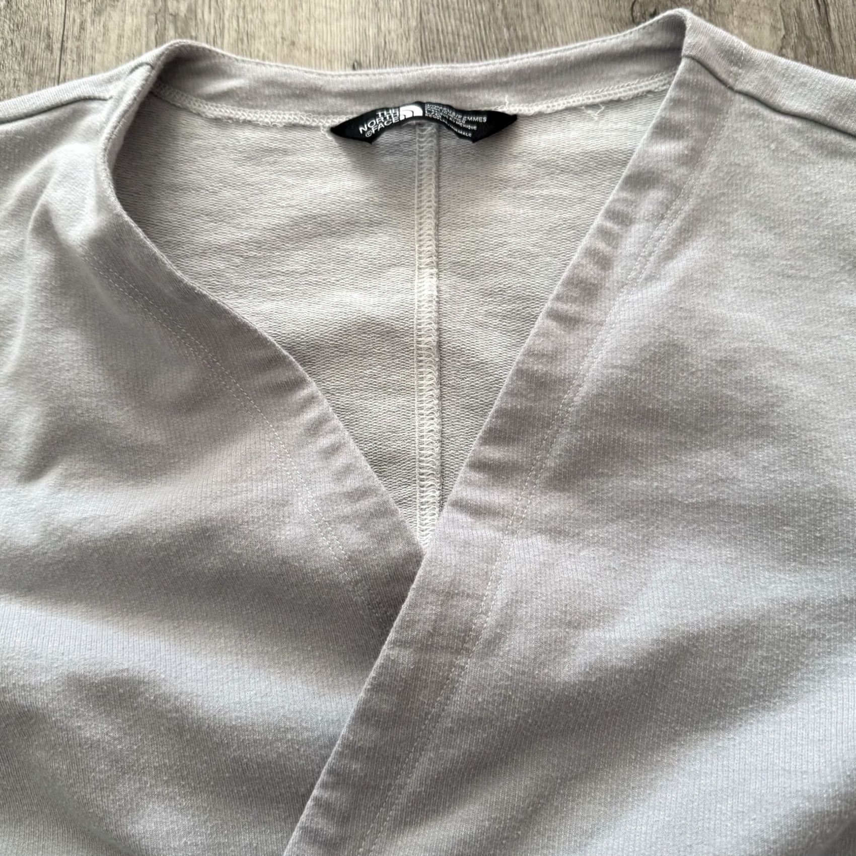 The North Face The North Face Belted Cardigan Wrap Sweatshirt Womens Large Light Gray Tie Closure Open Breathable Logo Shirt/Outerwear Size L / US 10 / IT 46 - 3 Thumbnail
