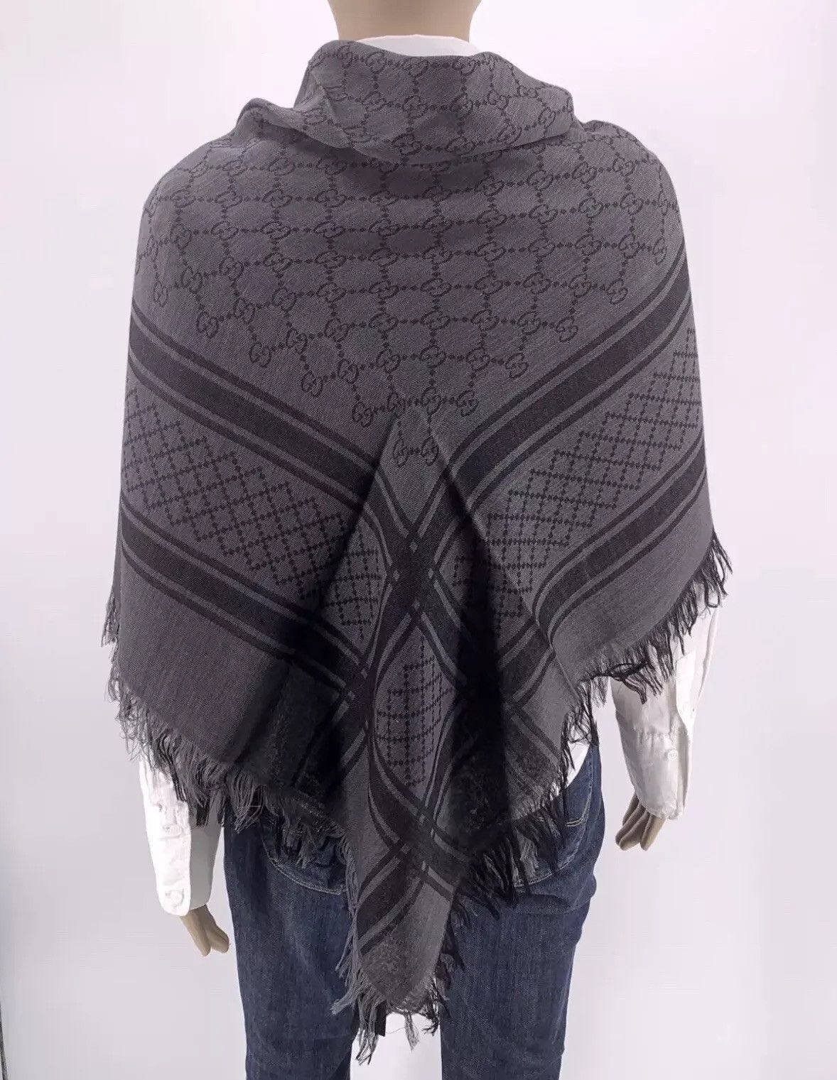Gucci New Gucci Scarves 140x140cm Wool / Silk Size ONE SIZE - 3 Thumbnail