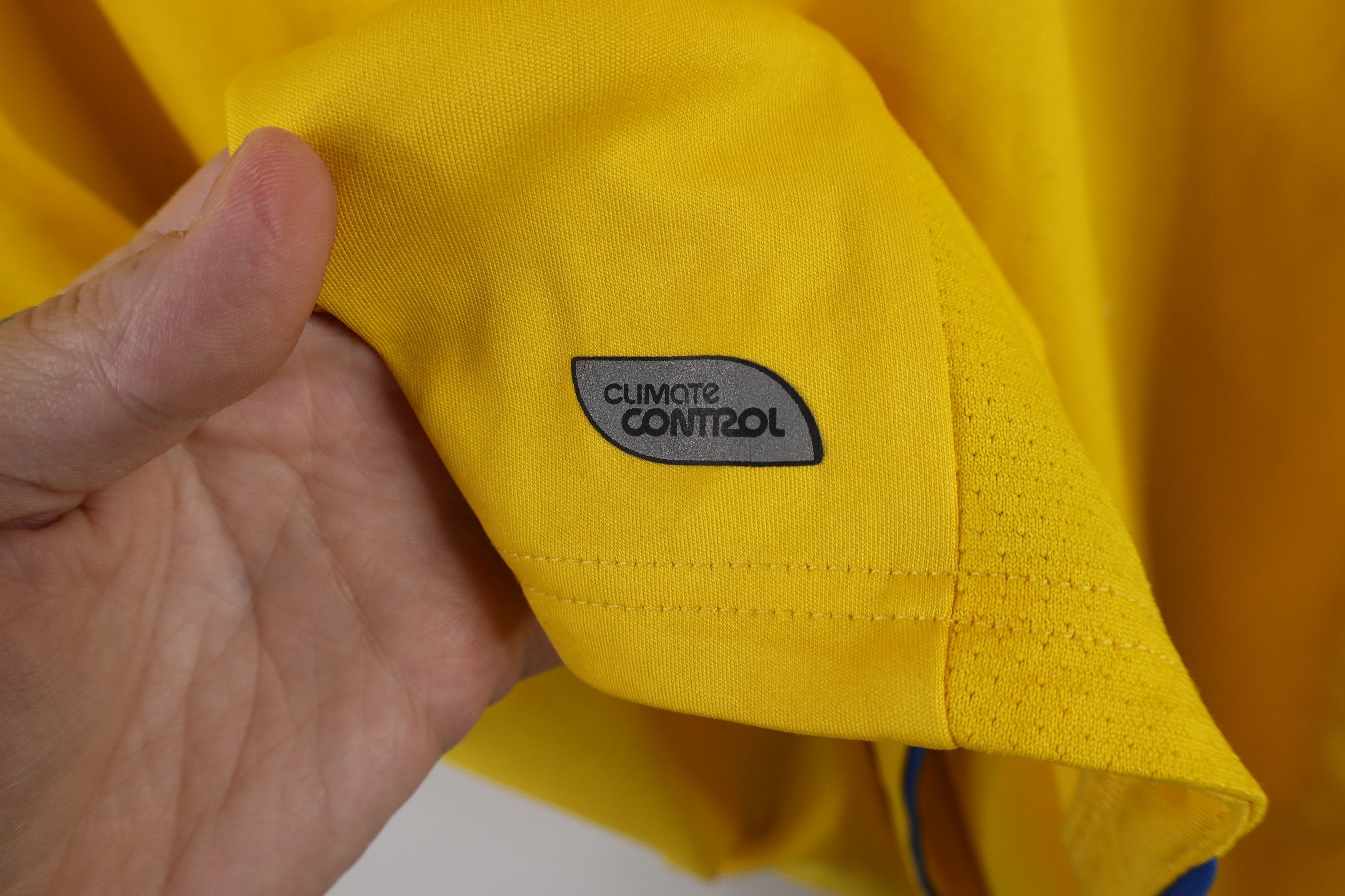 Umbro × Vintage Vintage Umbro World Cup Brasil Soccer Football Jersey Yellow Size US XL / EU 56 / 4 - 9 Thumbnail