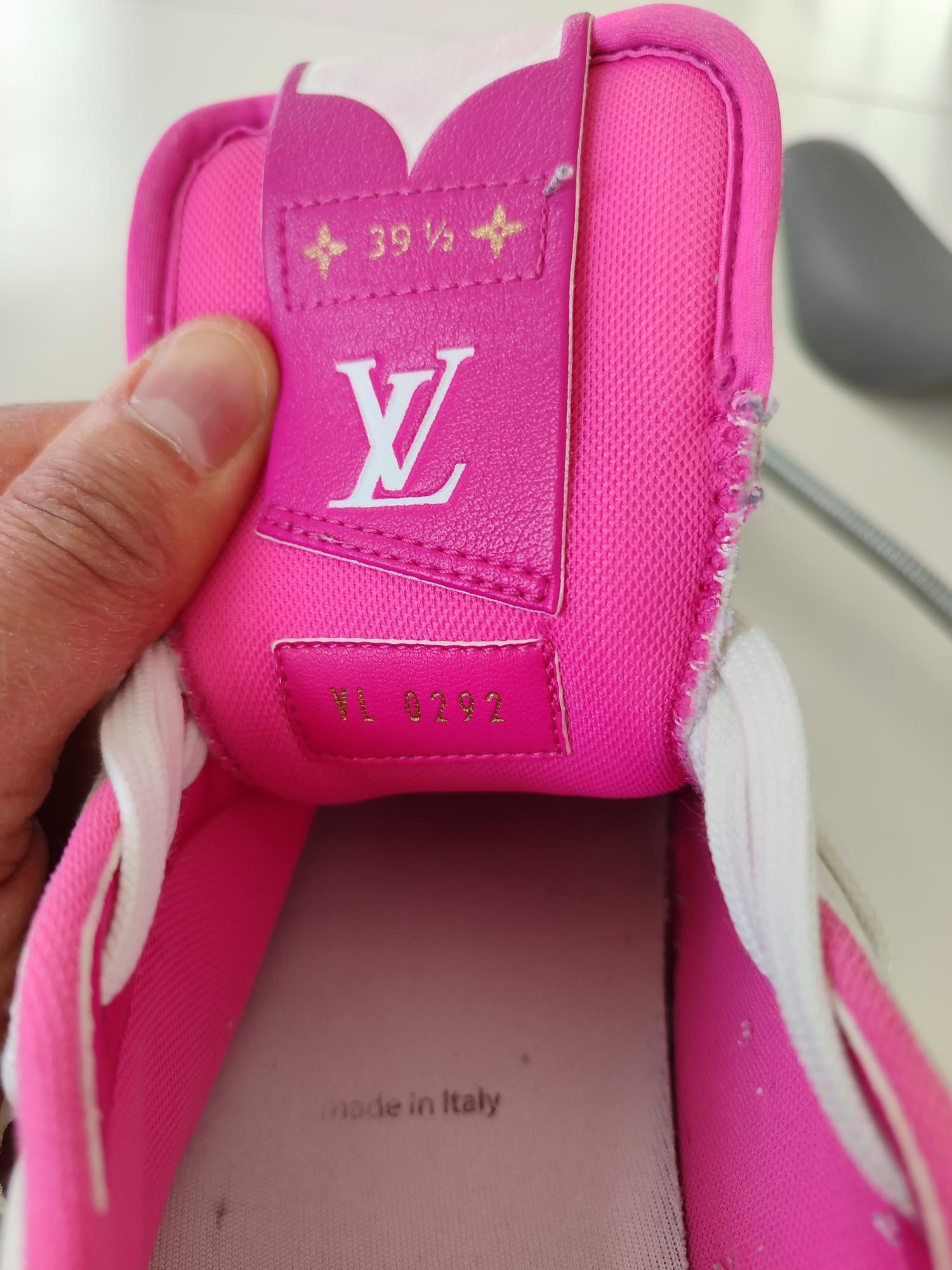 Louis Vuitton BASKETS LOUIS VUITTON CHARLIE Size US 9.5 / IT 39.5 - 14 Thumbnail