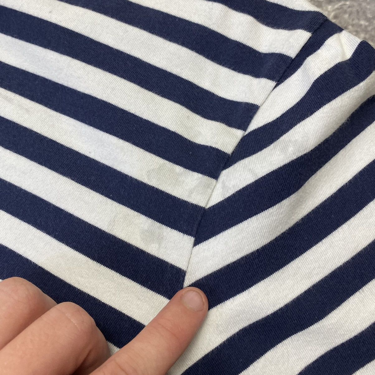 JW Anderson × Uniqlo Men’s Uniqlo x J.W. Anderson small logo designer tee Size US M / EU 48-50 / 2 - 7 Thumbnail