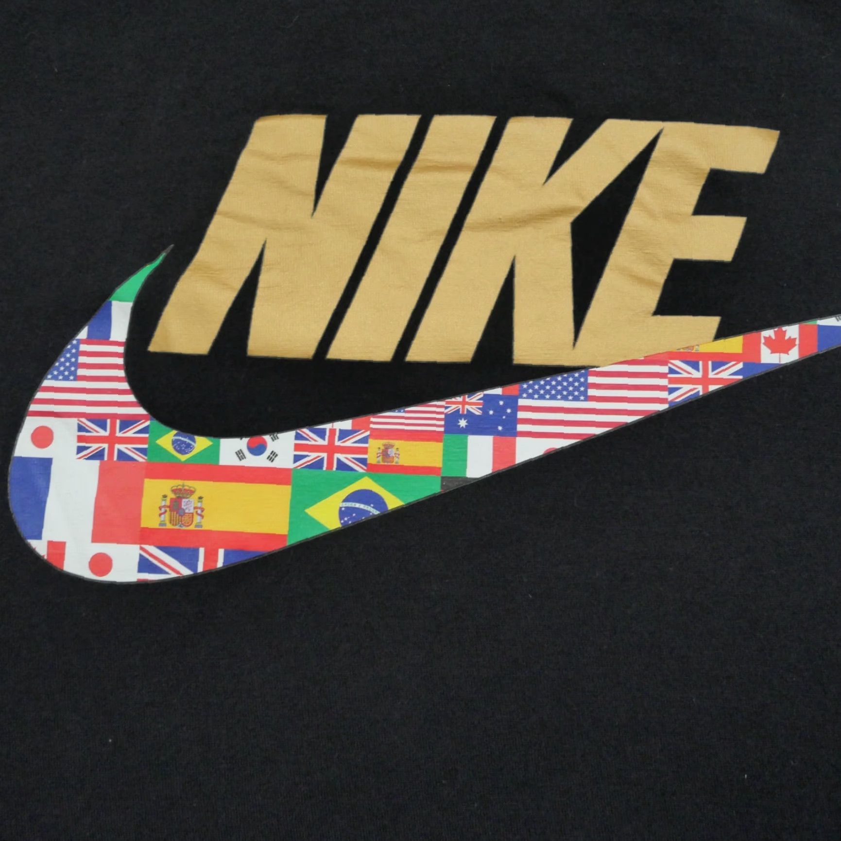 Nike Nike T Shirt Mens Large Black Swoosh Logo Gold Flags Tee Size US L / EU 52-54 / 3 - 3 Thumbnail