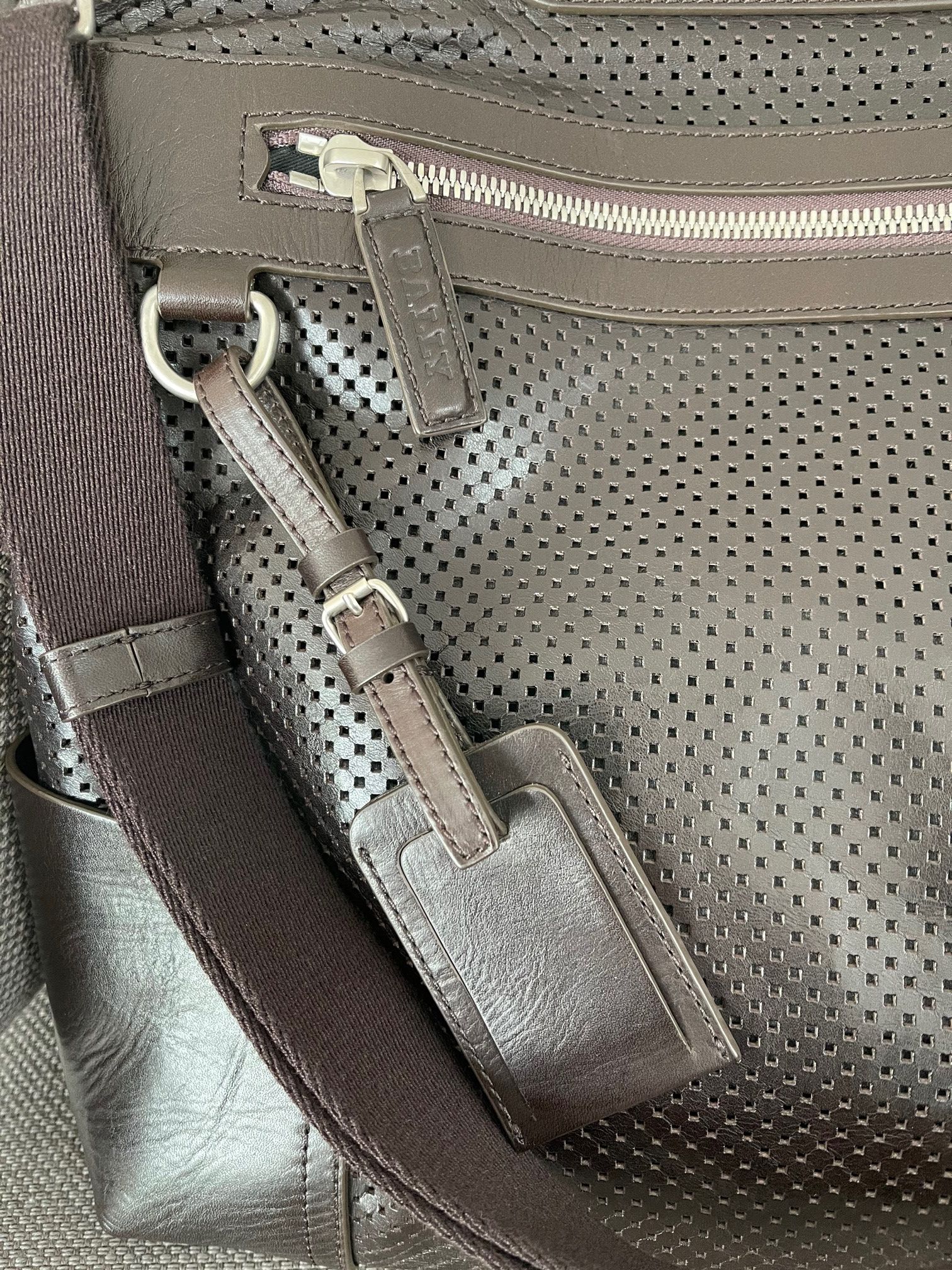 Bally Perforated Leather Large Tote/Business/Carry-on/Shopper Size ONE SIZE - 3 Thumbnail