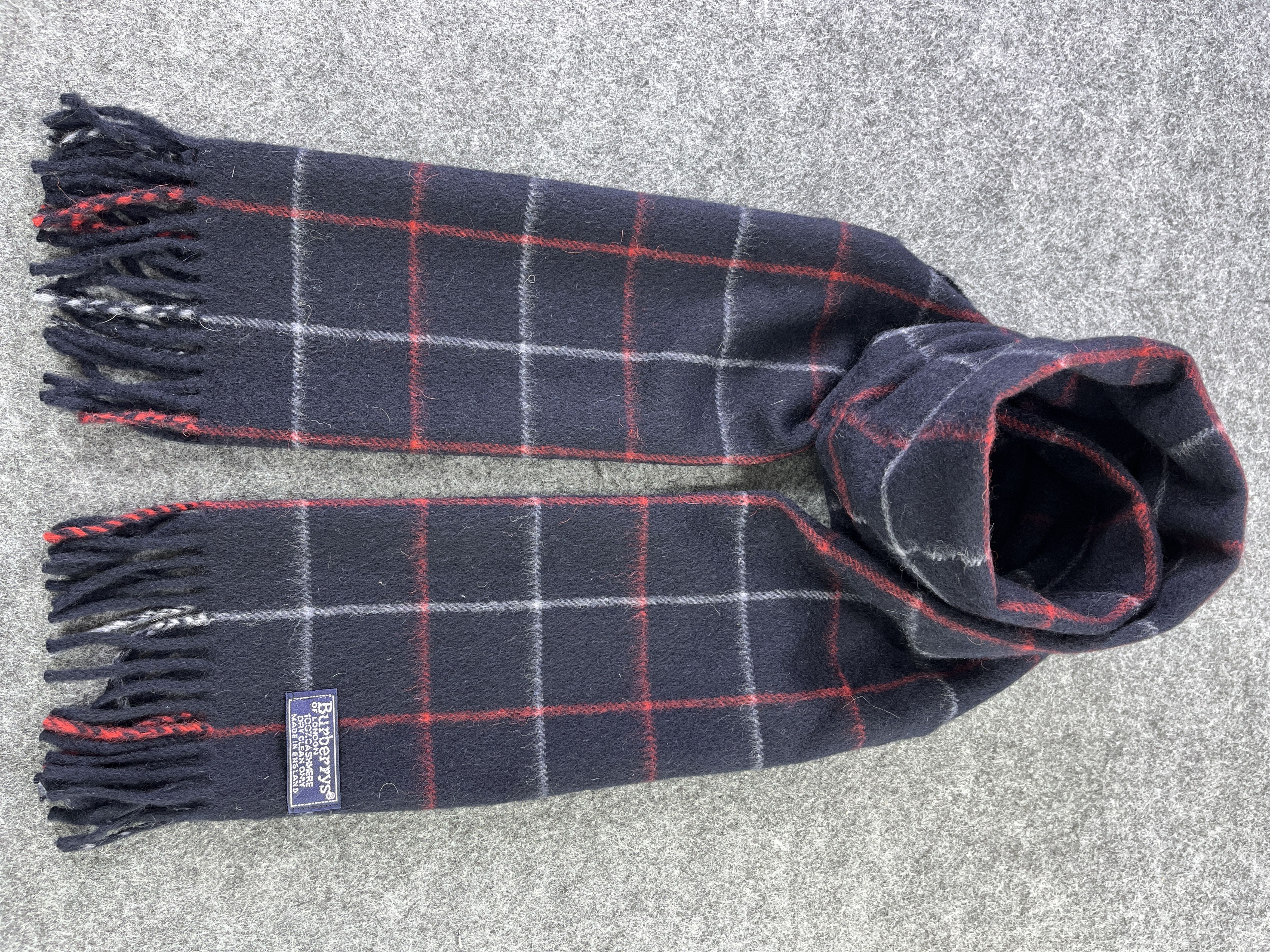 Burberry Burberry Scarf / Muffler / Neckwear T151 Size ONE SIZE - 1 Thumbnail