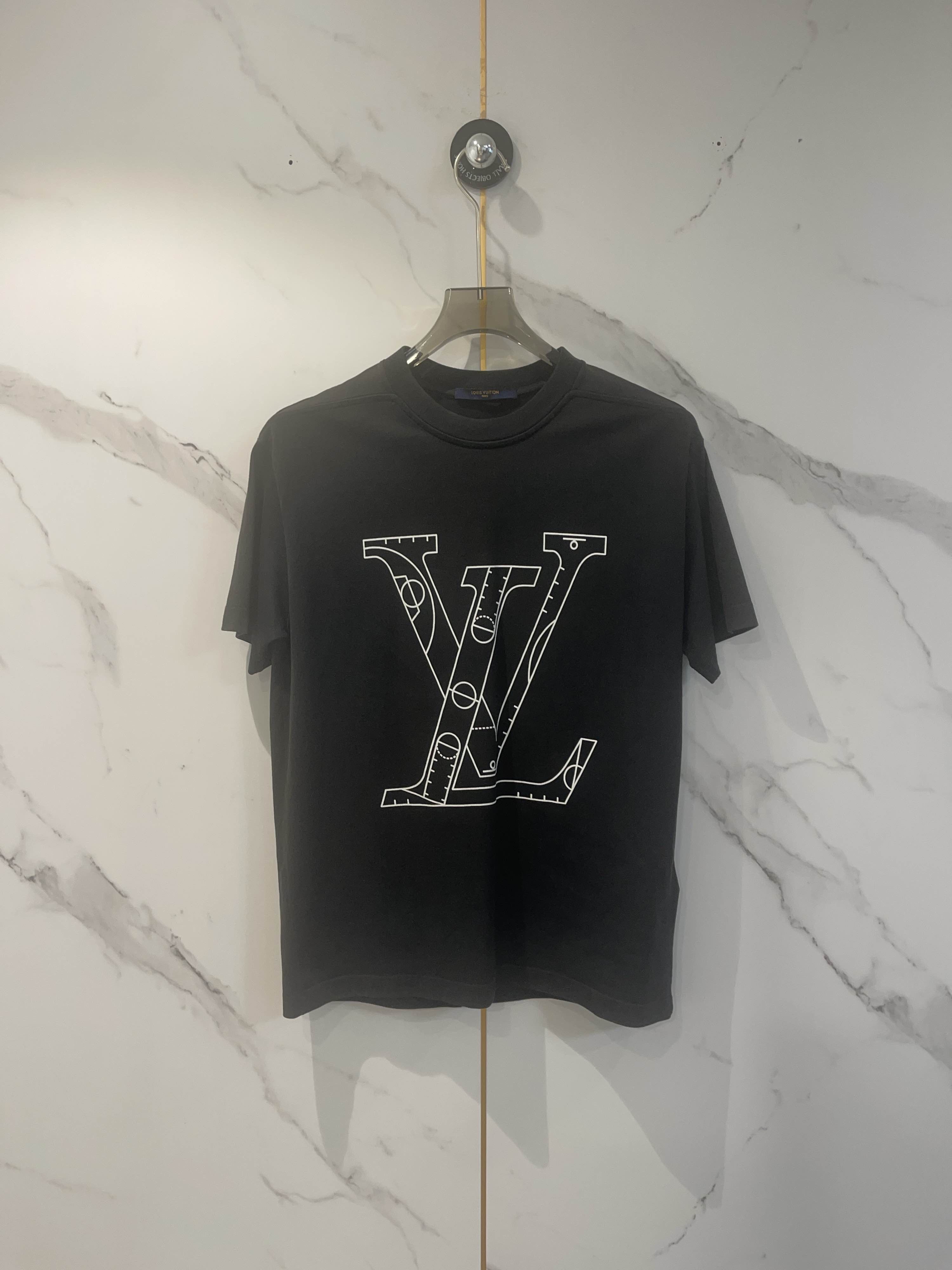Louis Vuitton Louis Vuitton x NBA Logo T-Shirt Size S Size US S / EU 44-46 / 1 - 1 Thumbnail