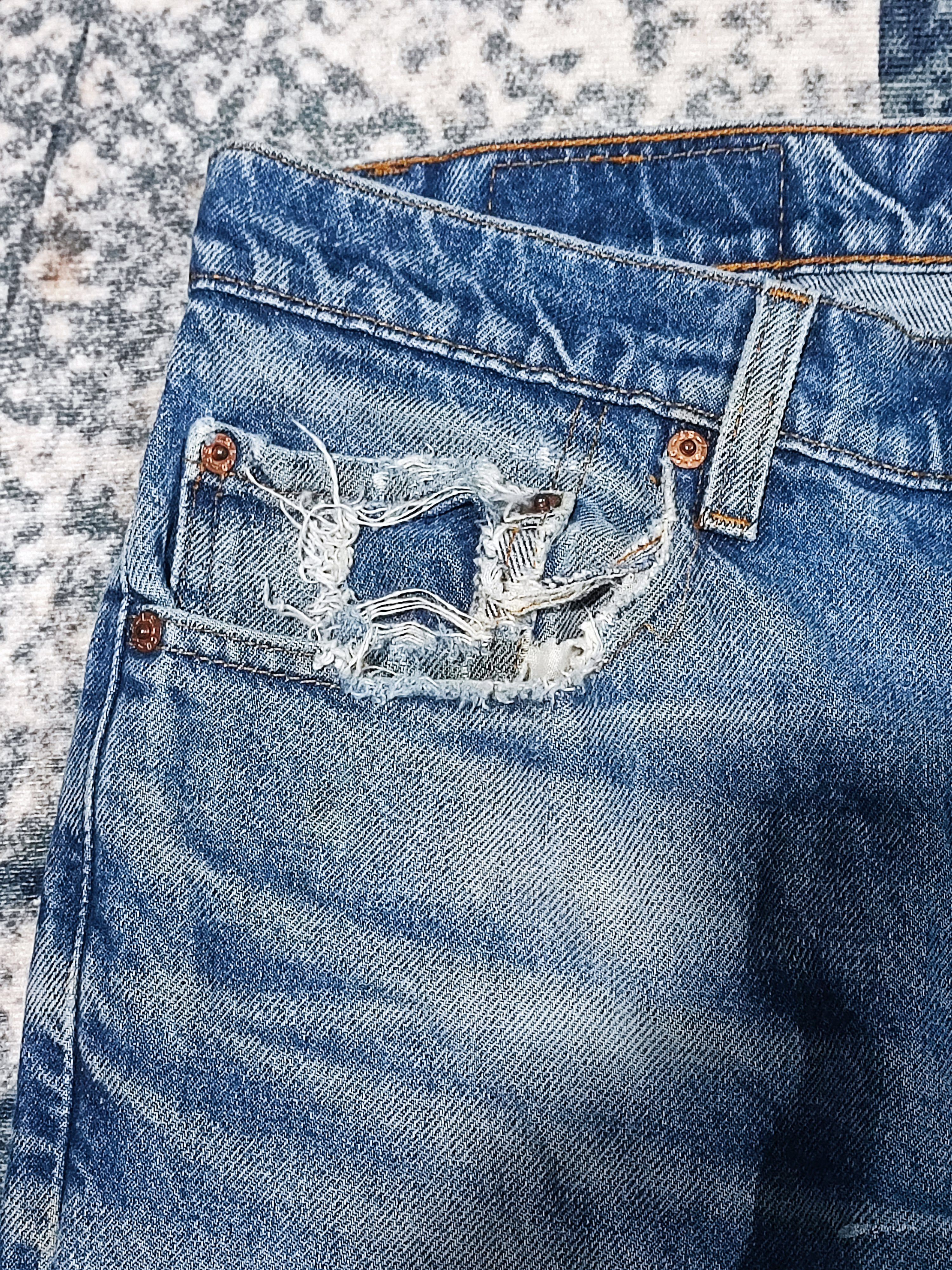 Levi's Vintage 90's Levis 517 Distressed Denim Flare BootCut Jeans Size US 33 - 8 Thumbnail