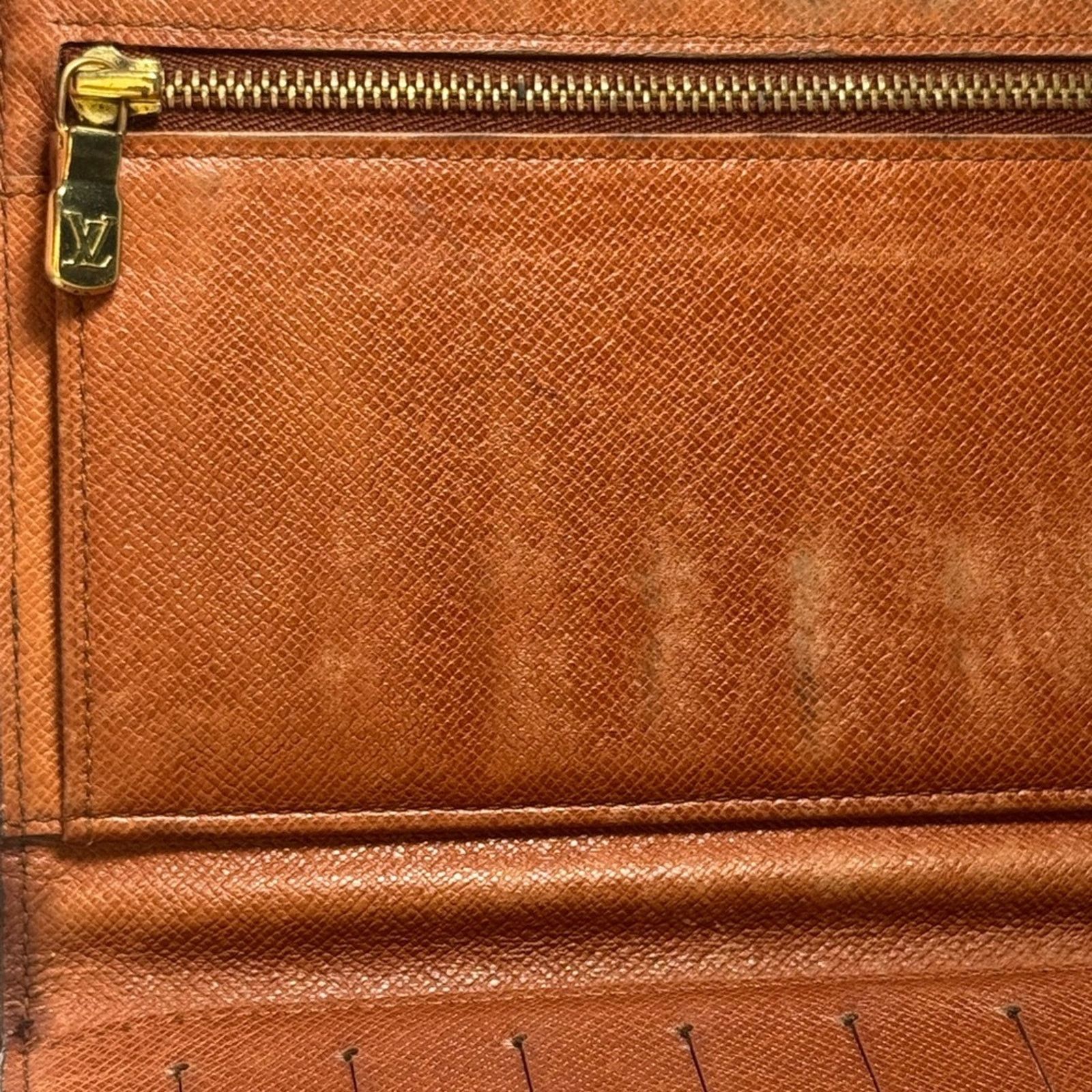 Louis Vuitton Louis Vuitton Trifold Pochette Passport Holder Wallet Size ONE SIZE - 10 Thumbnail