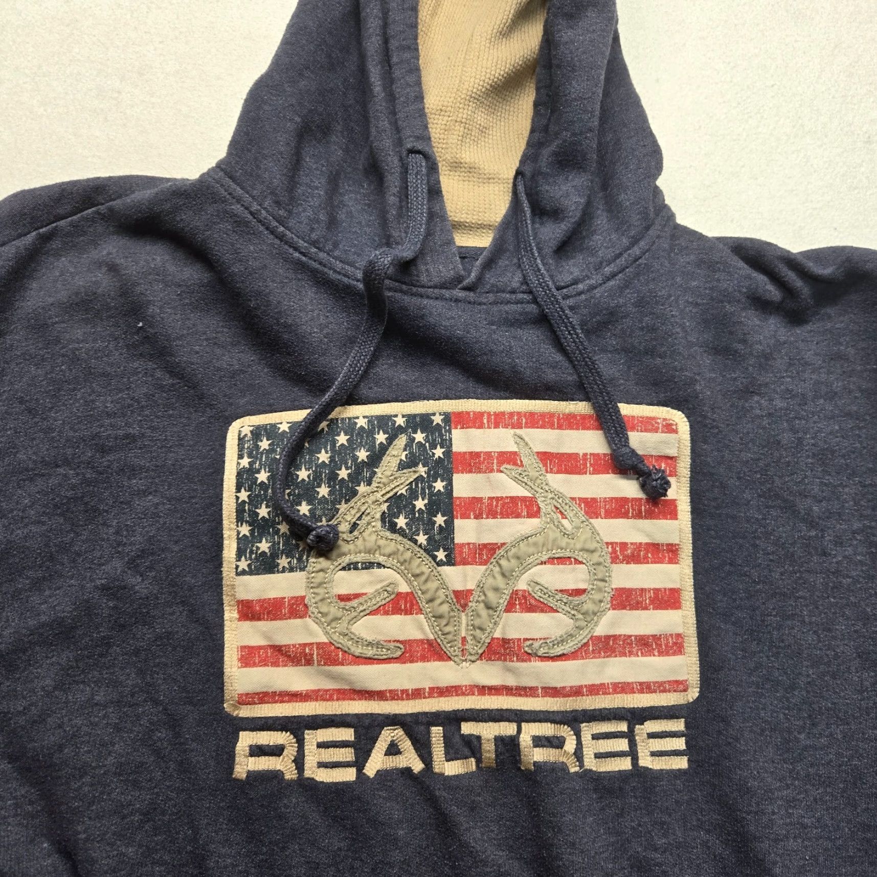 Realtree Realtree USA Fishing Hoodie Blue Kangaroo Pocket Sweatshirt Adult Men's 2XL XXL Sleeve Long Sleeve Pullover Hoodie Pockets Logo Jersey Regular Men Size US XXL / EU 58 / 5 - 2 Thumbnail