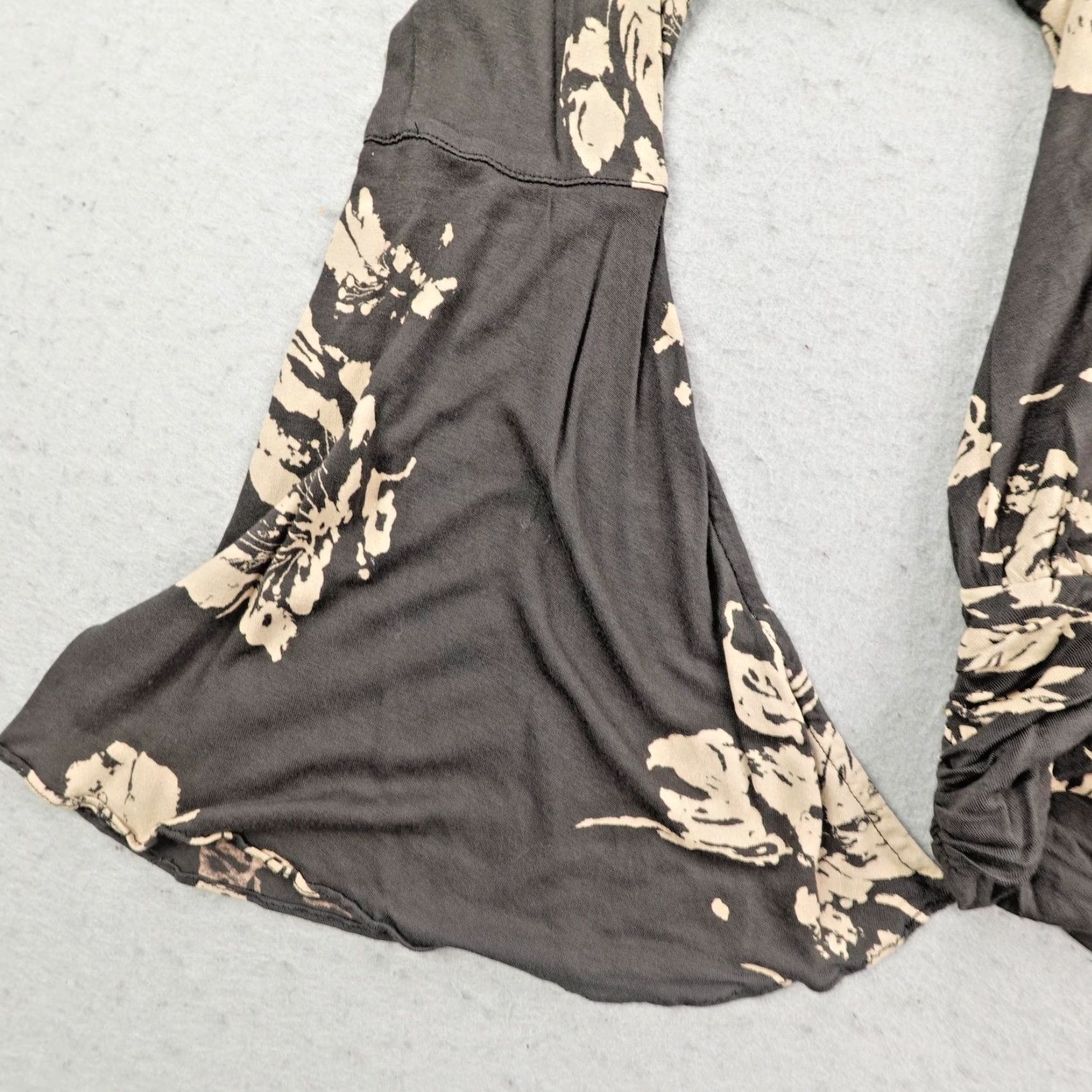 Free People Free People Shirt Womens XS Gray FIona Surplice Top Wrap Bell Sleeves Boho Cropped V-Neck Floral Bohemian Women Size XS / US 0-2 / IT 36-38 - 5 Thumbnail