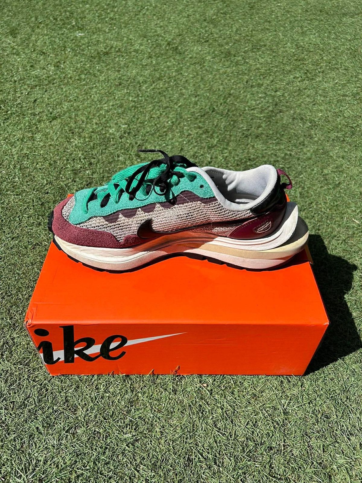 Nike × Sacai Nike Sacai Vaporwaffle Villain Red sneakers Size US 10 / EU 43 - 4 Thumbnail