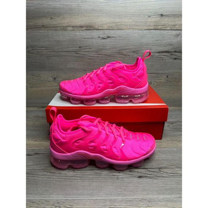 pink air max vapormax plus